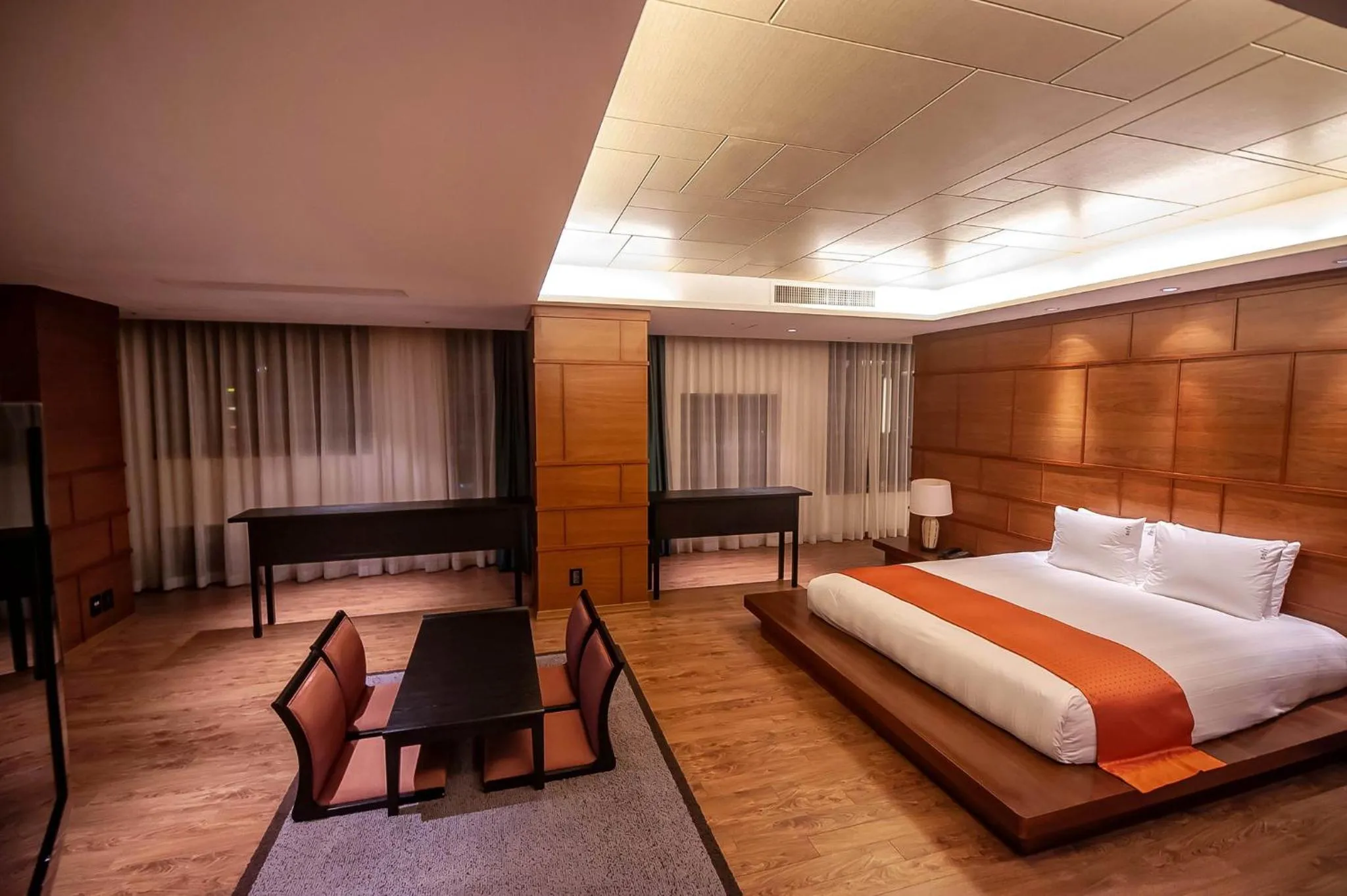 Photo of the whole room, Bed in Holiday Inn Gwangju by IHG