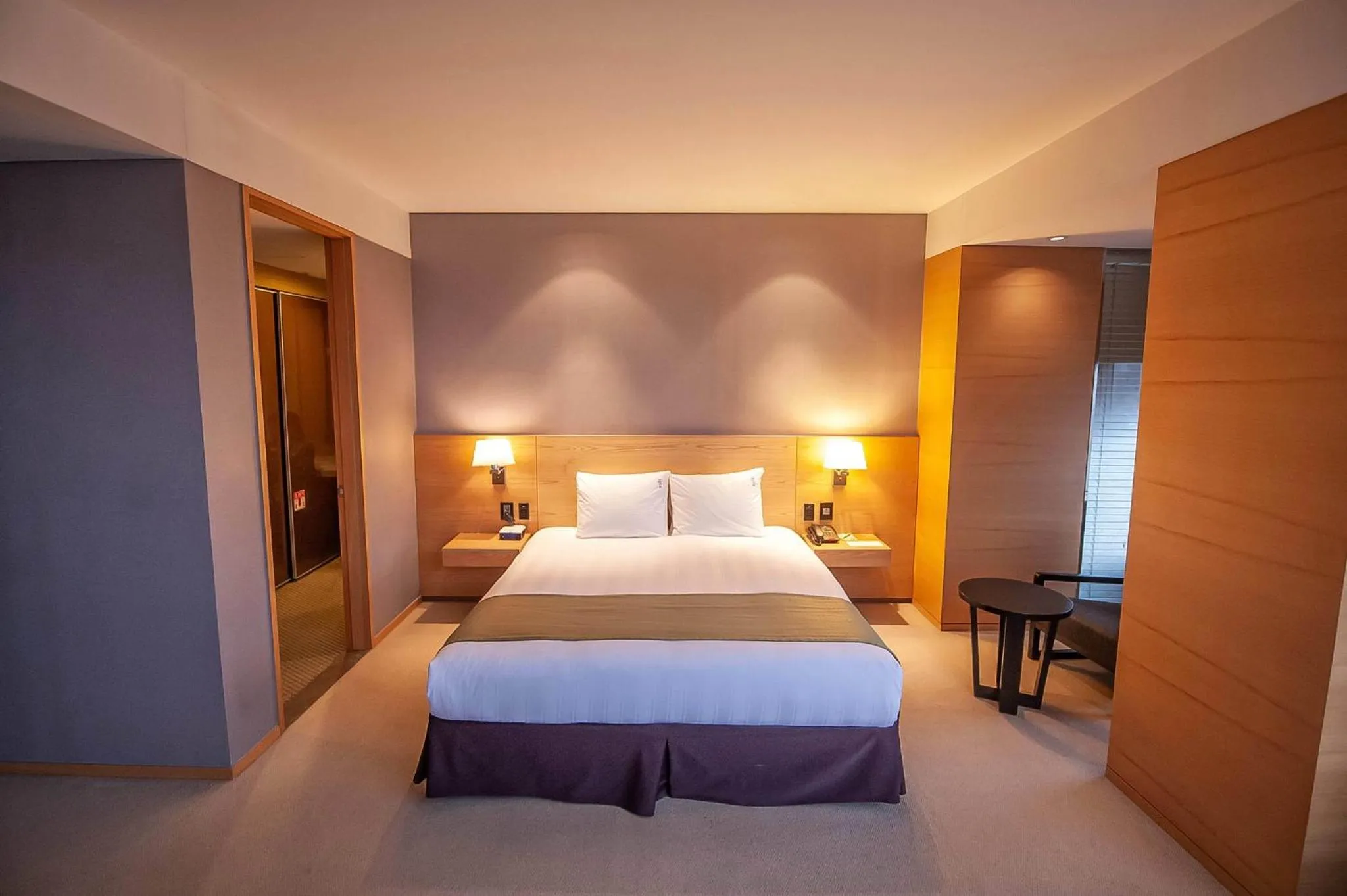 Photo of the whole room, Bed in Holiday Inn Gwangju by IHG