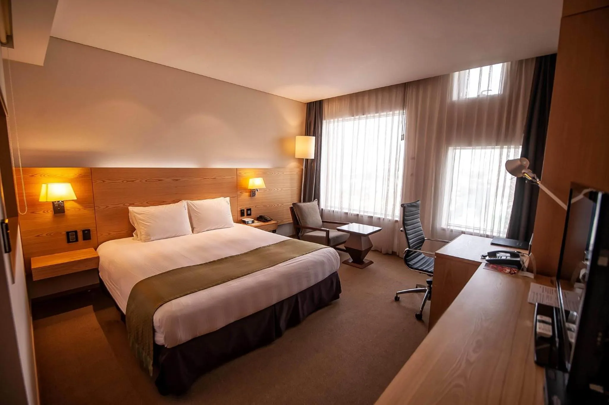 Photo of the whole room, Bed in Holiday Inn Gwangju by IHG