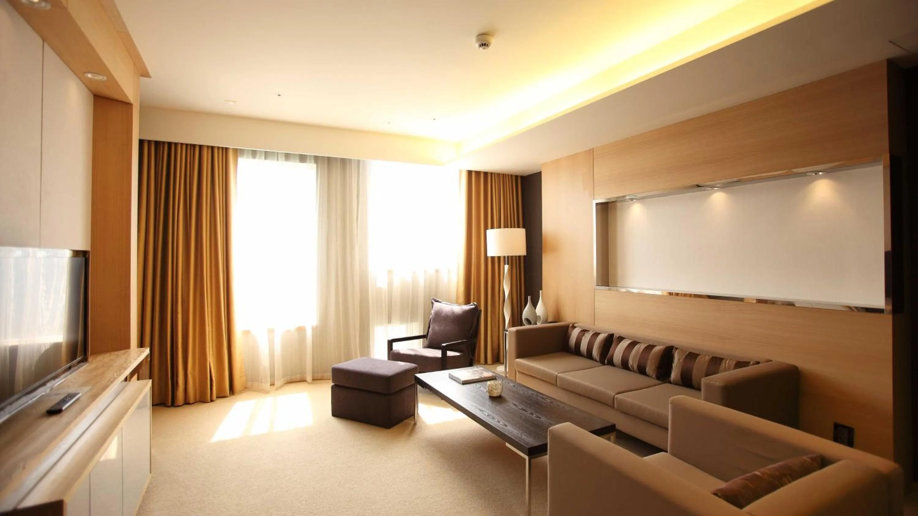 Photo of the whole room, Bed in Holiday Inn Gwangju by IHG