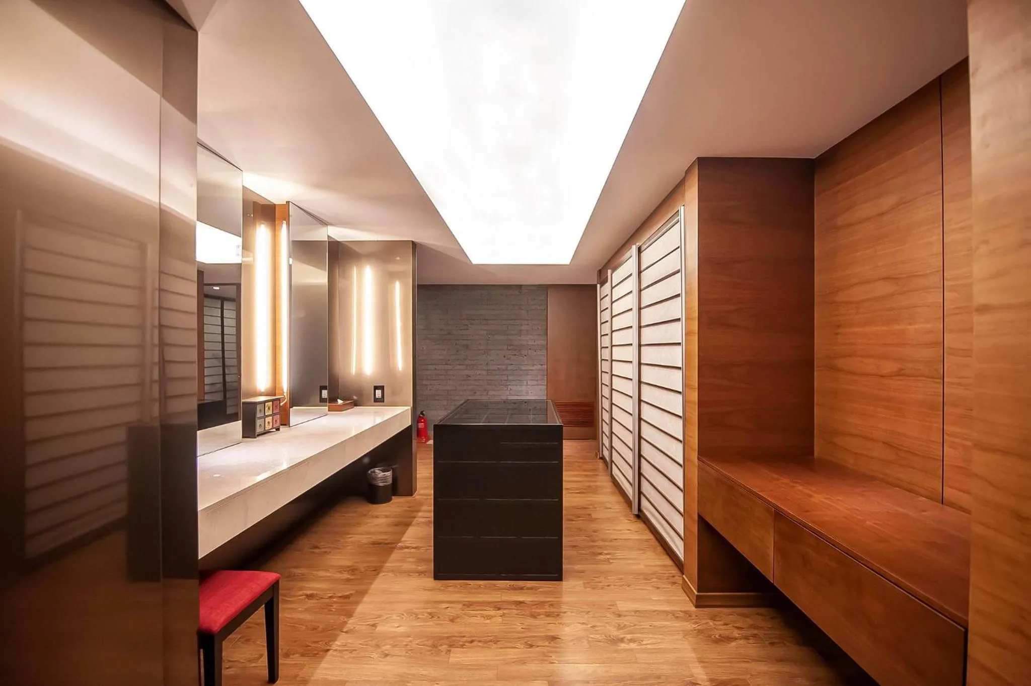 Photo of the whole room, Bed in Holiday Inn Gwangju by IHG