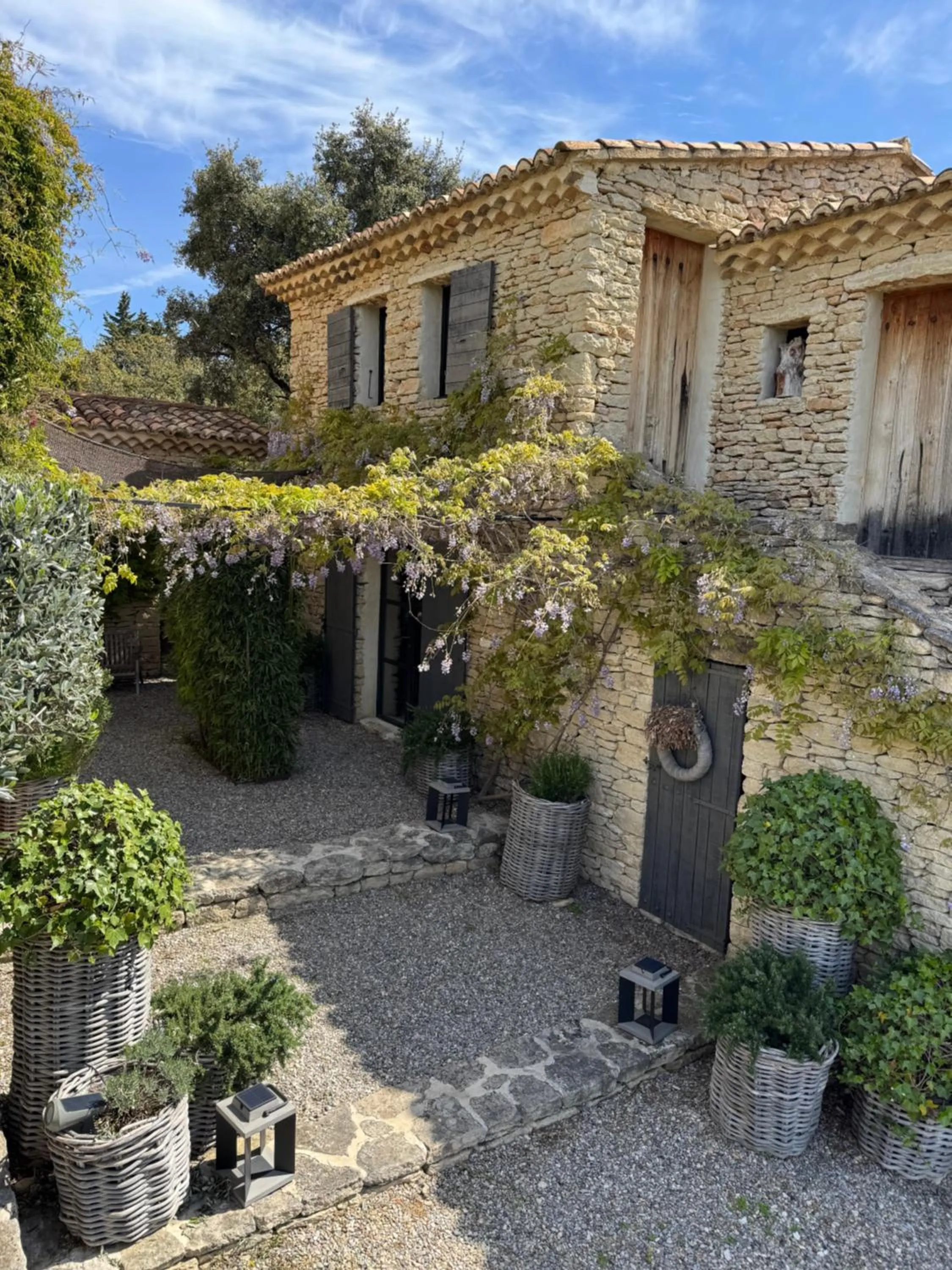 Property building in Le Mas de Béthel