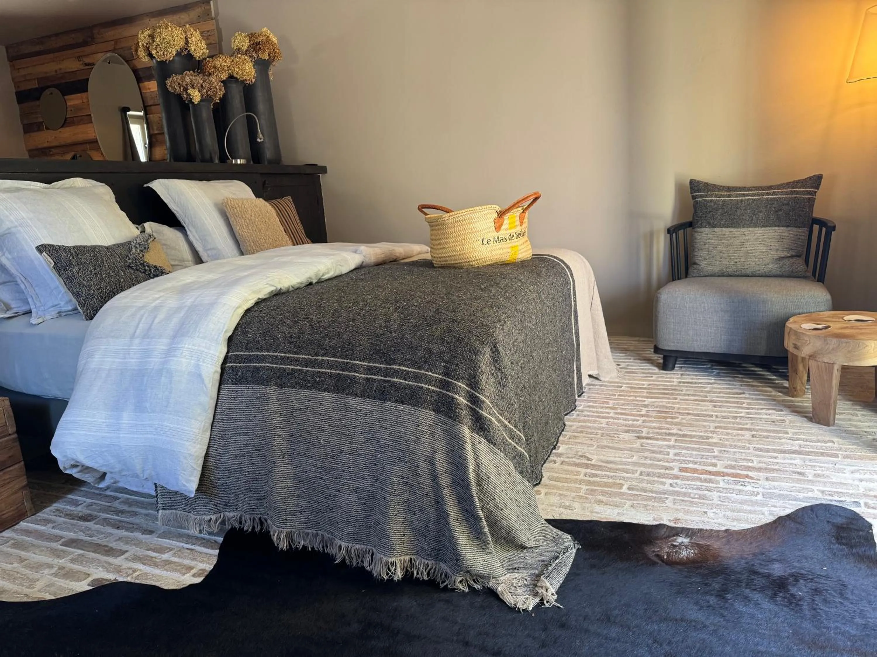 Photo of the whole room, Bed in Le Mas de Béthel