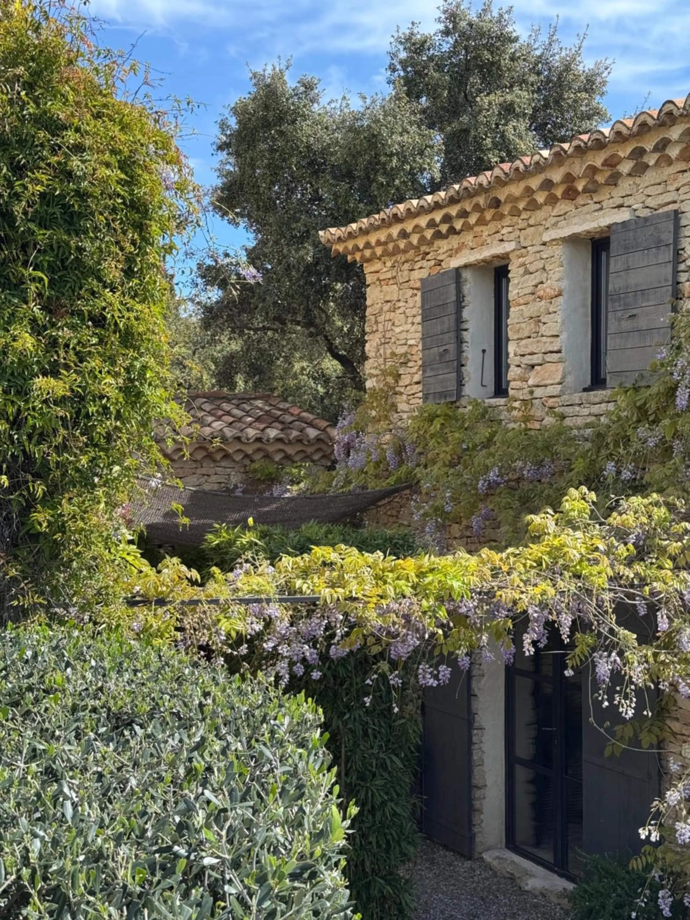 Property building in Le Mas de Béthel