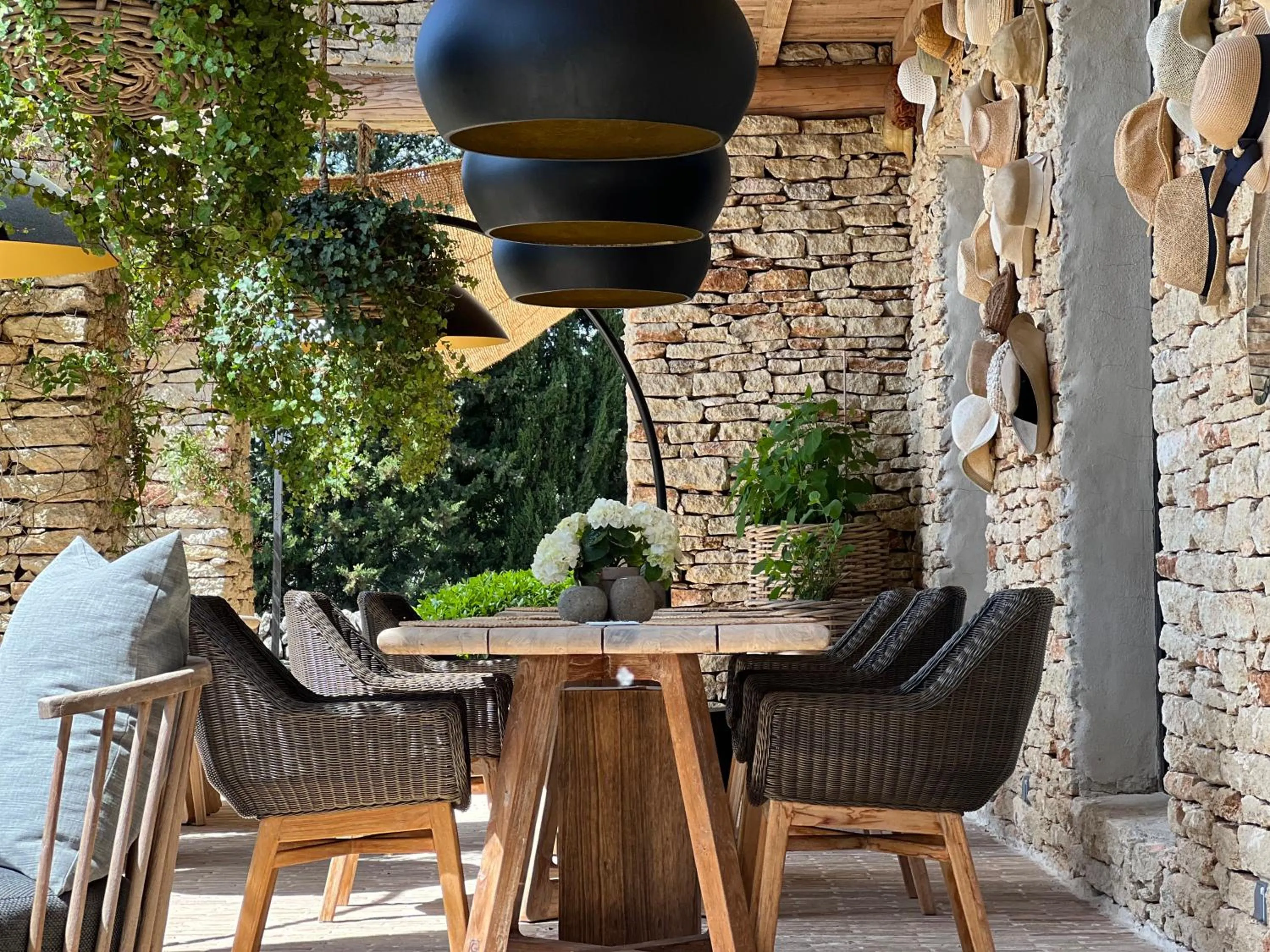 Property building in Le Mas de Béthel