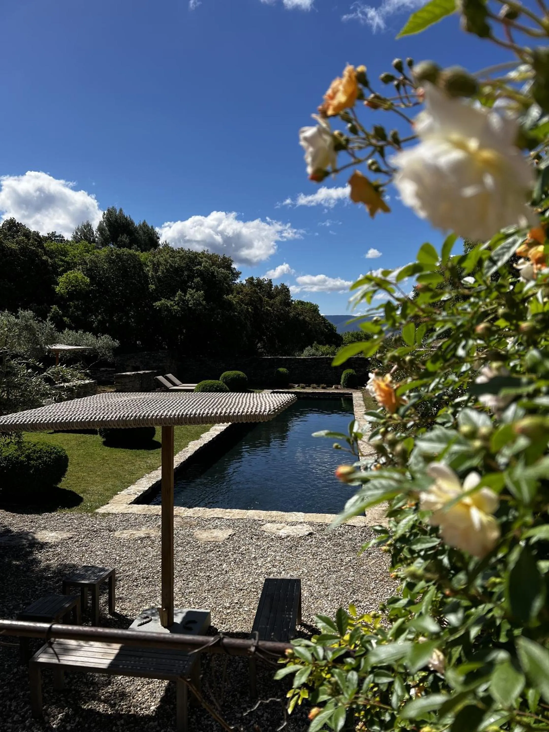 Pool view in Le Mas de Béthel