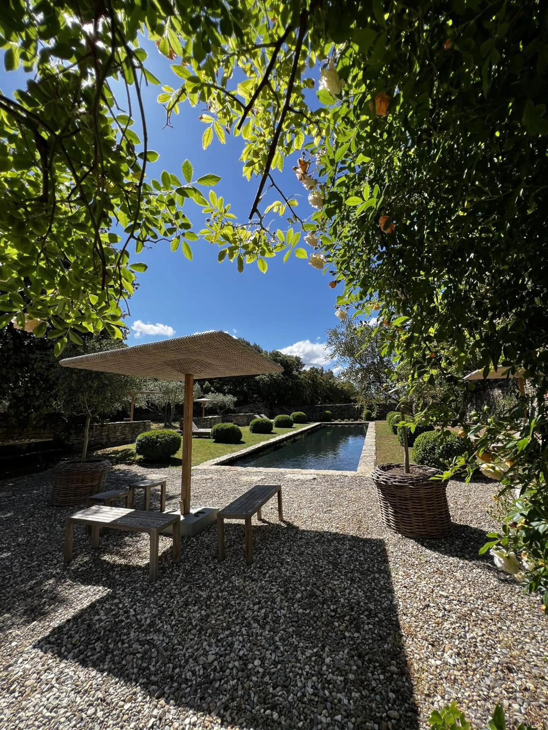 Pool view in Le Mas de Béthel