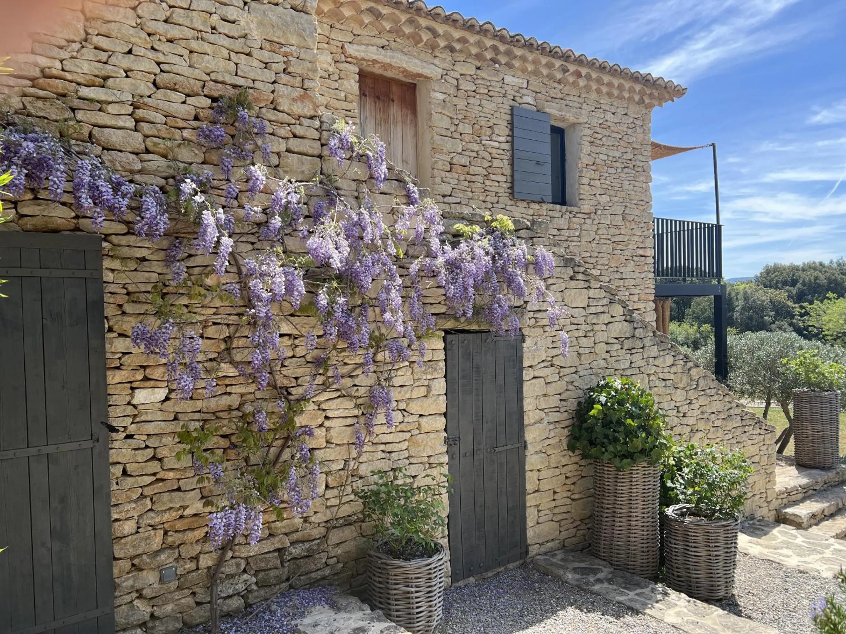 Property building in Le Mas de Béthel