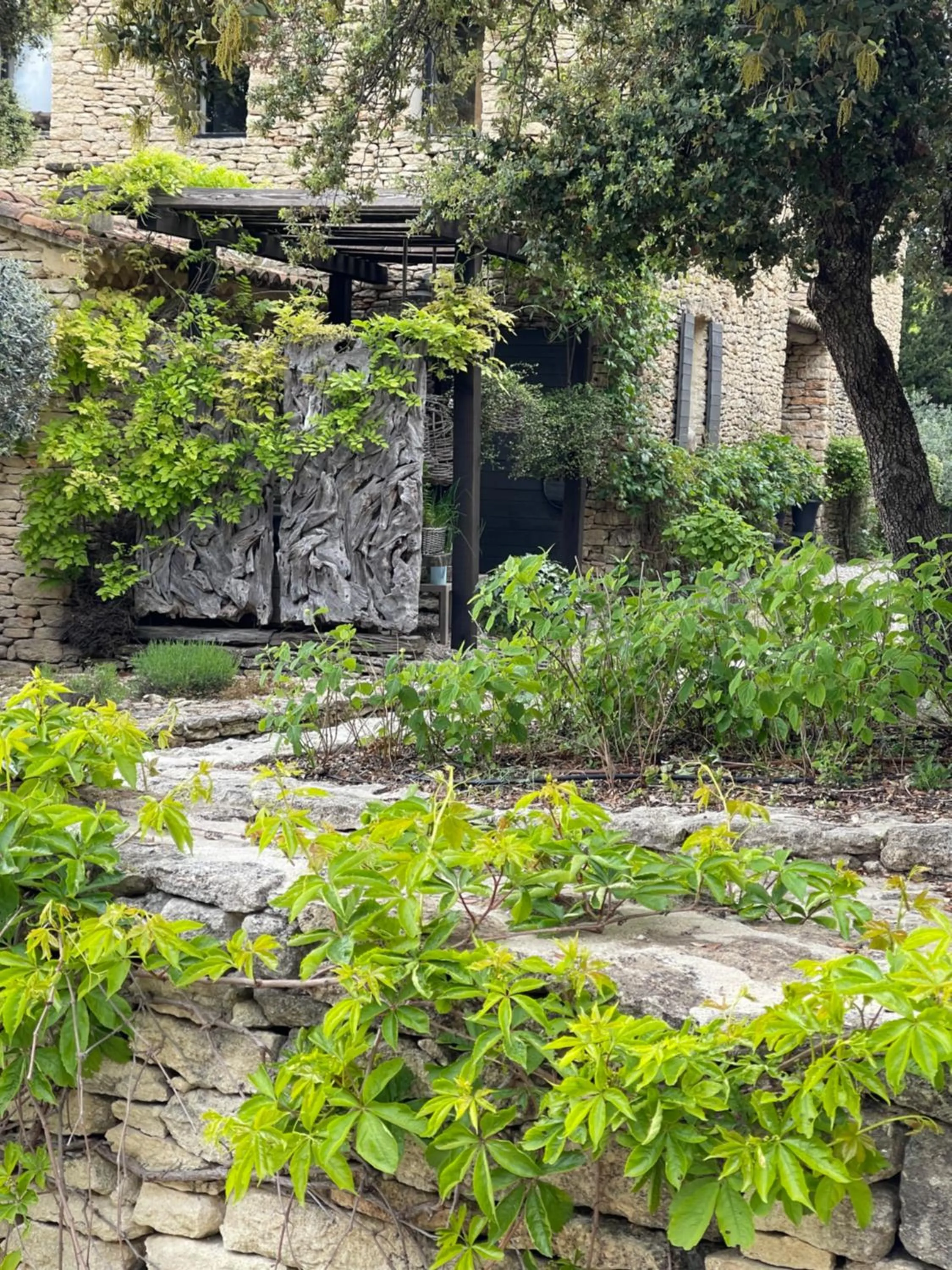 Property building in Le Mas de Béthel