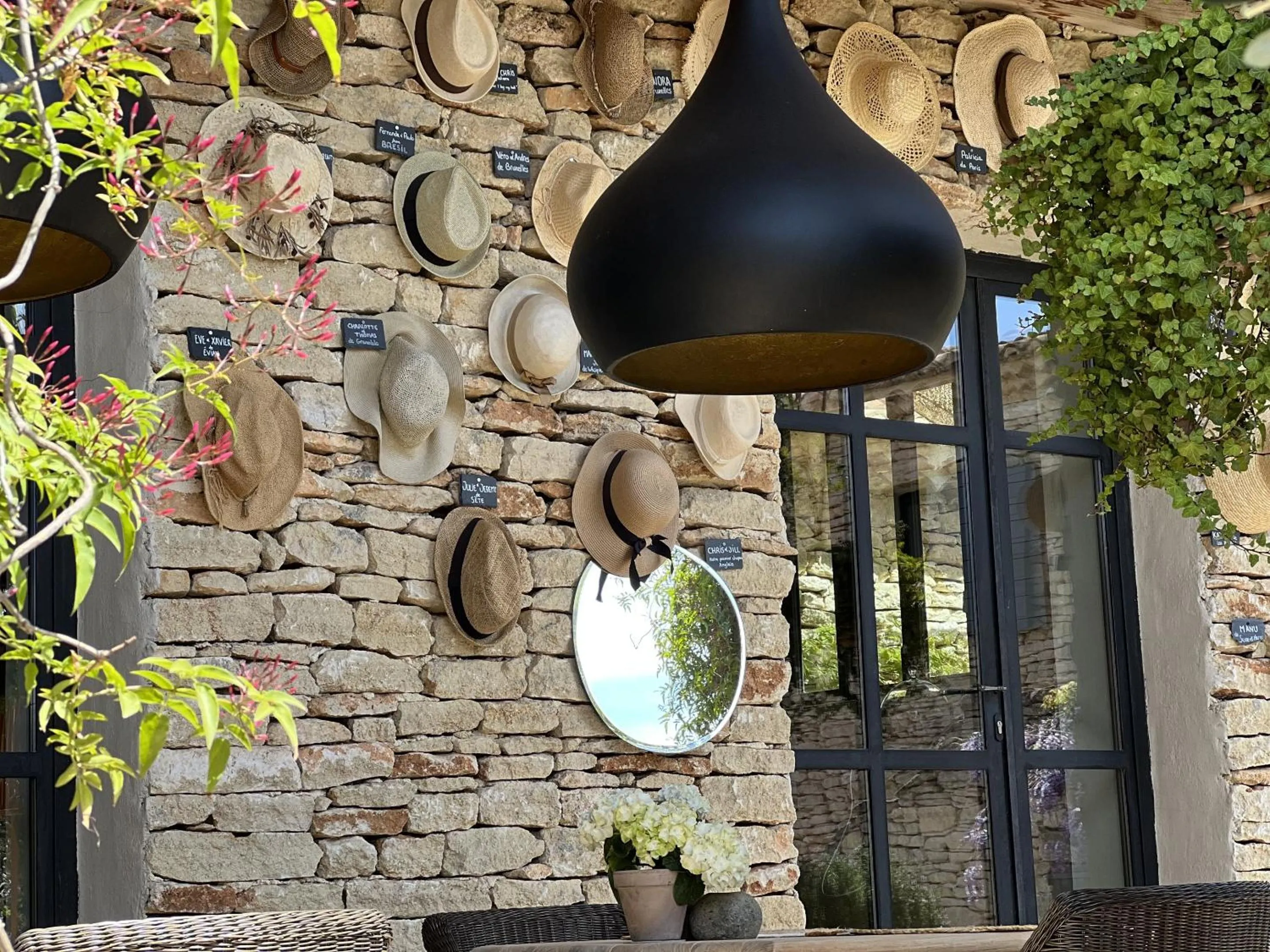 Property building in Le Mas de Béthel