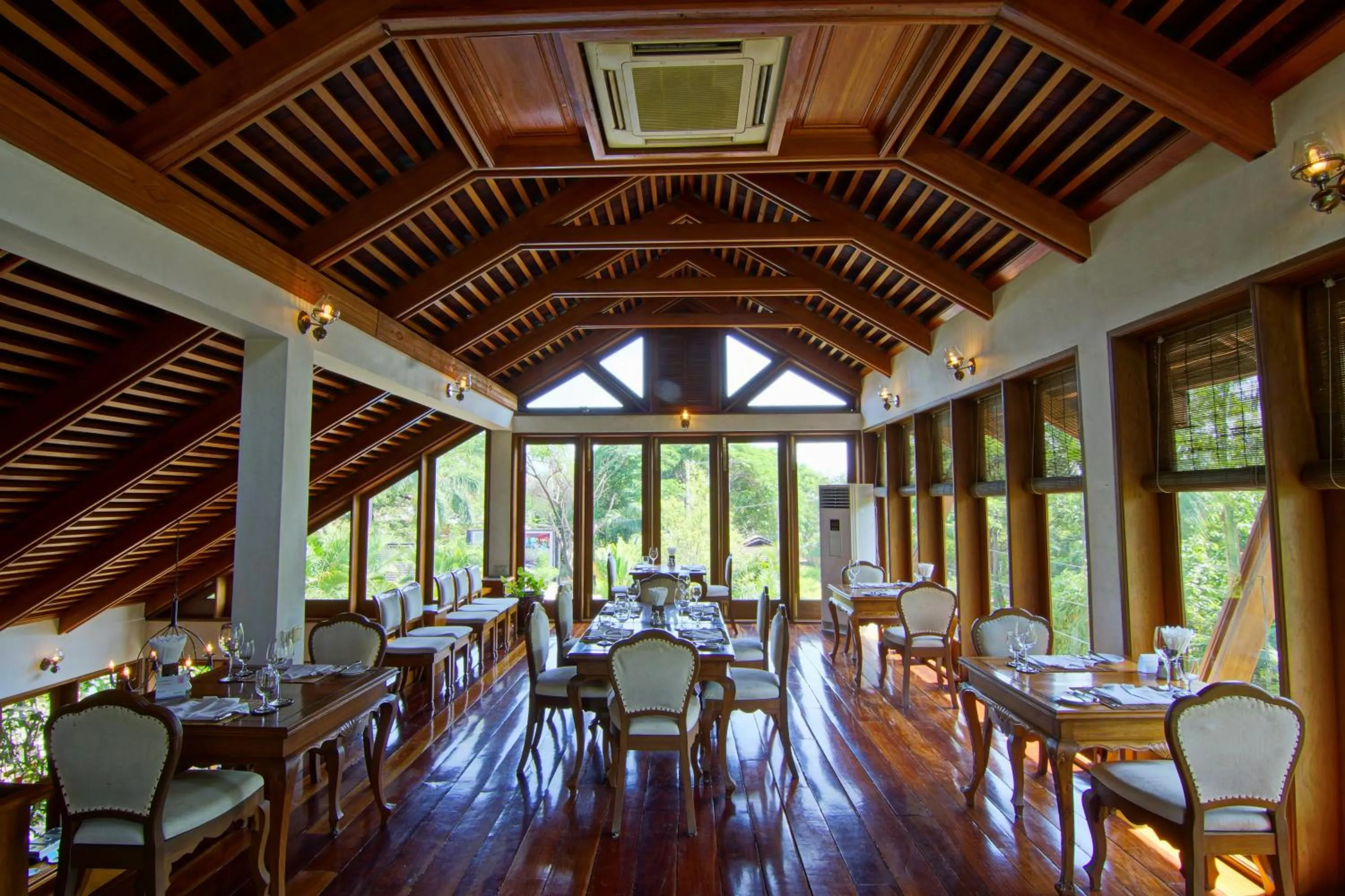 Restaurant/places to eat in The Hotel by the Red Canal