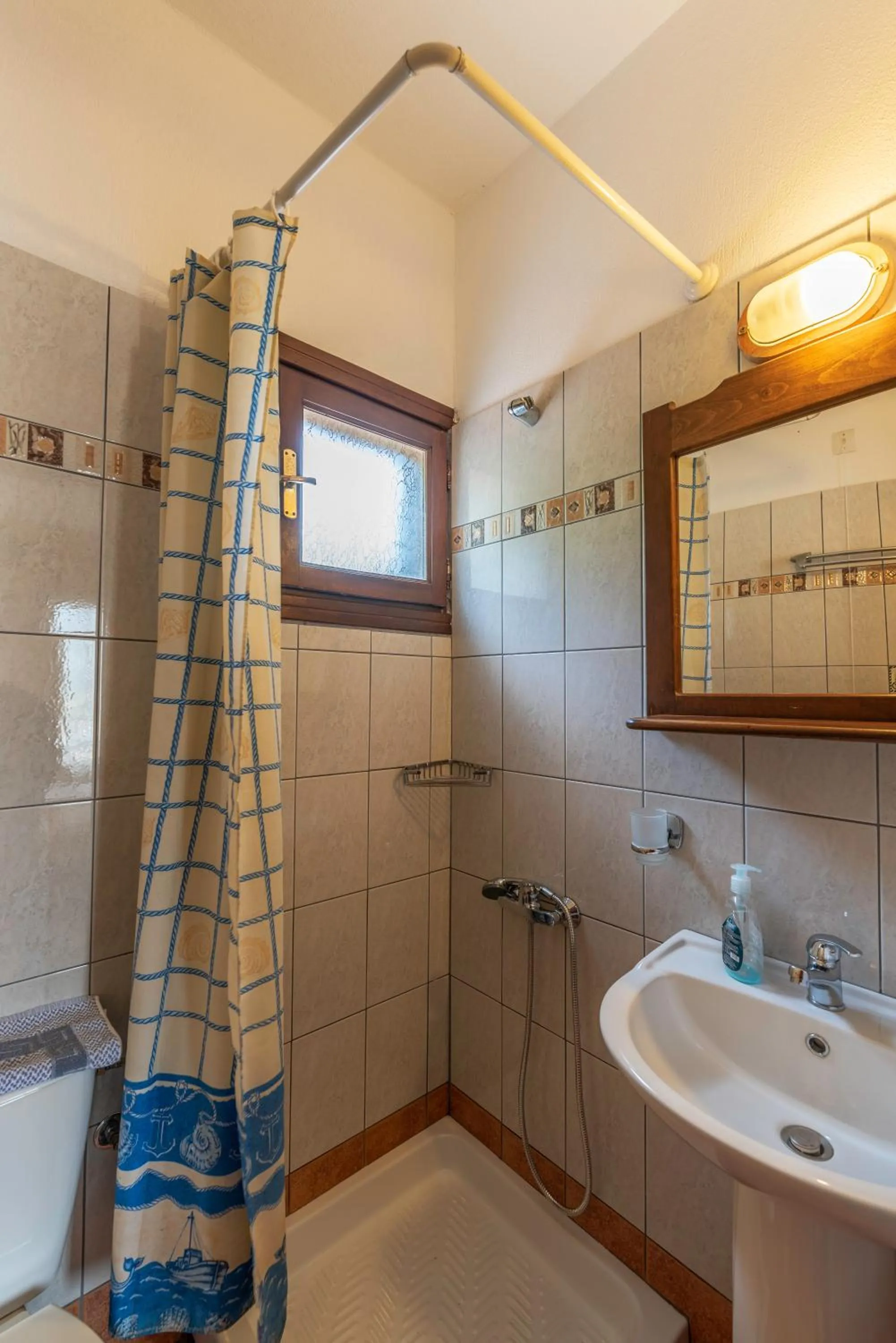 Shower in Hotel Hera