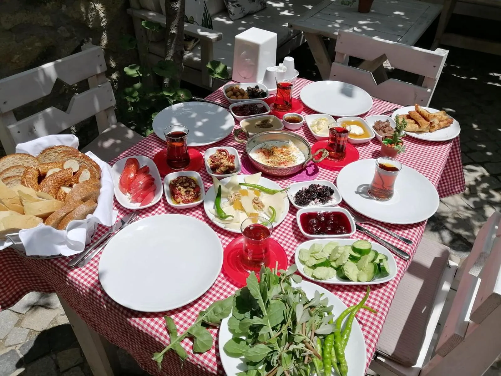 Food and drinks in kaktüshan otel