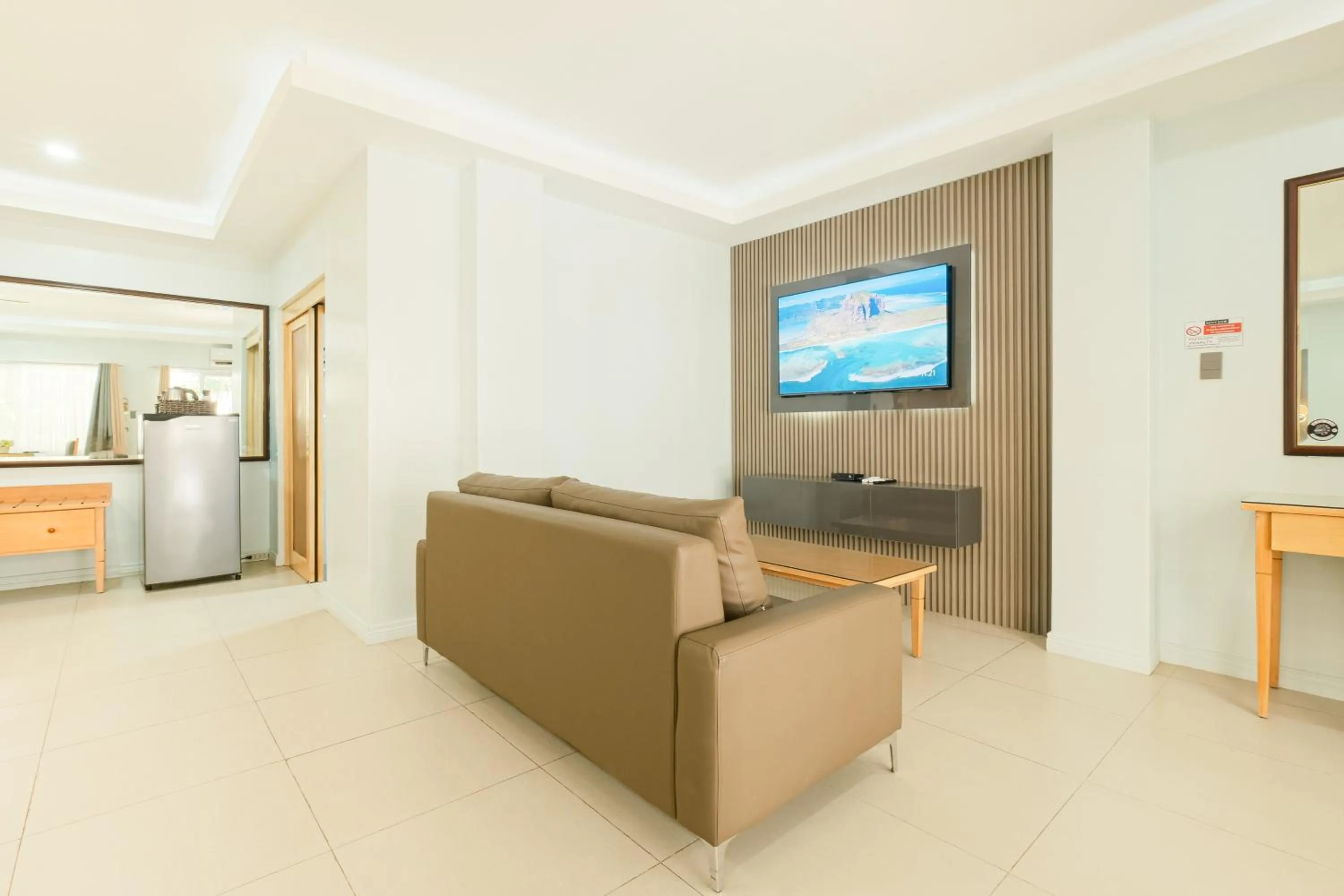 TV and multimedia in Orchid Inn