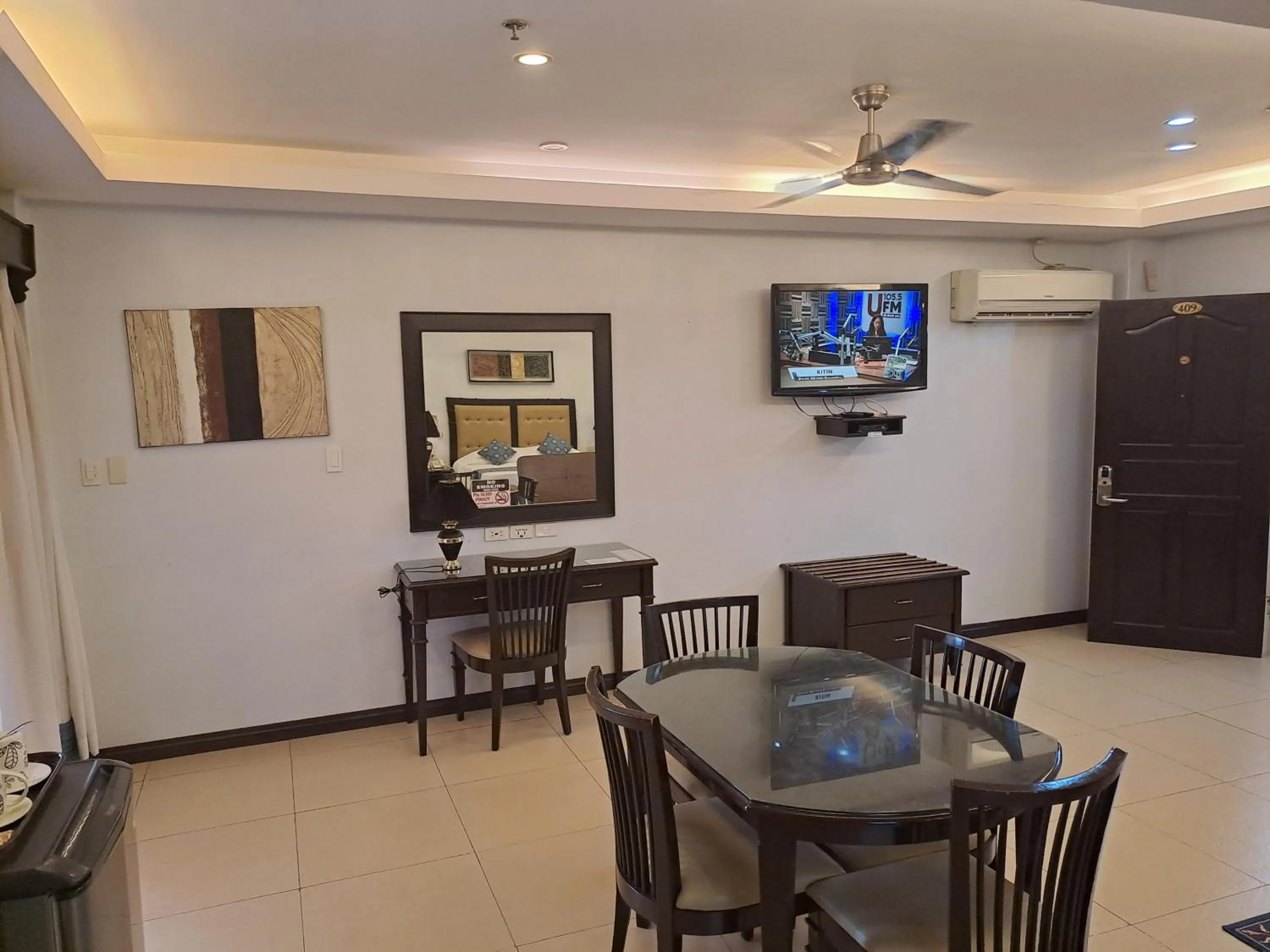 Dining area in Wild Orchid Resort