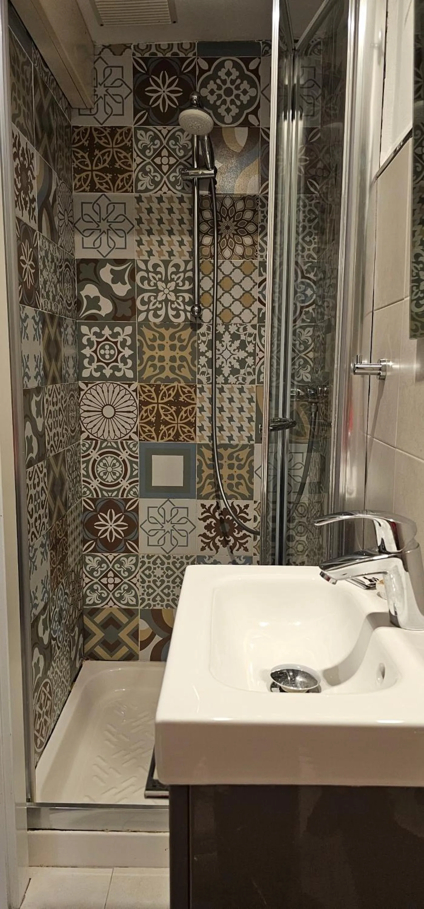 Shower in La Playa Hotel