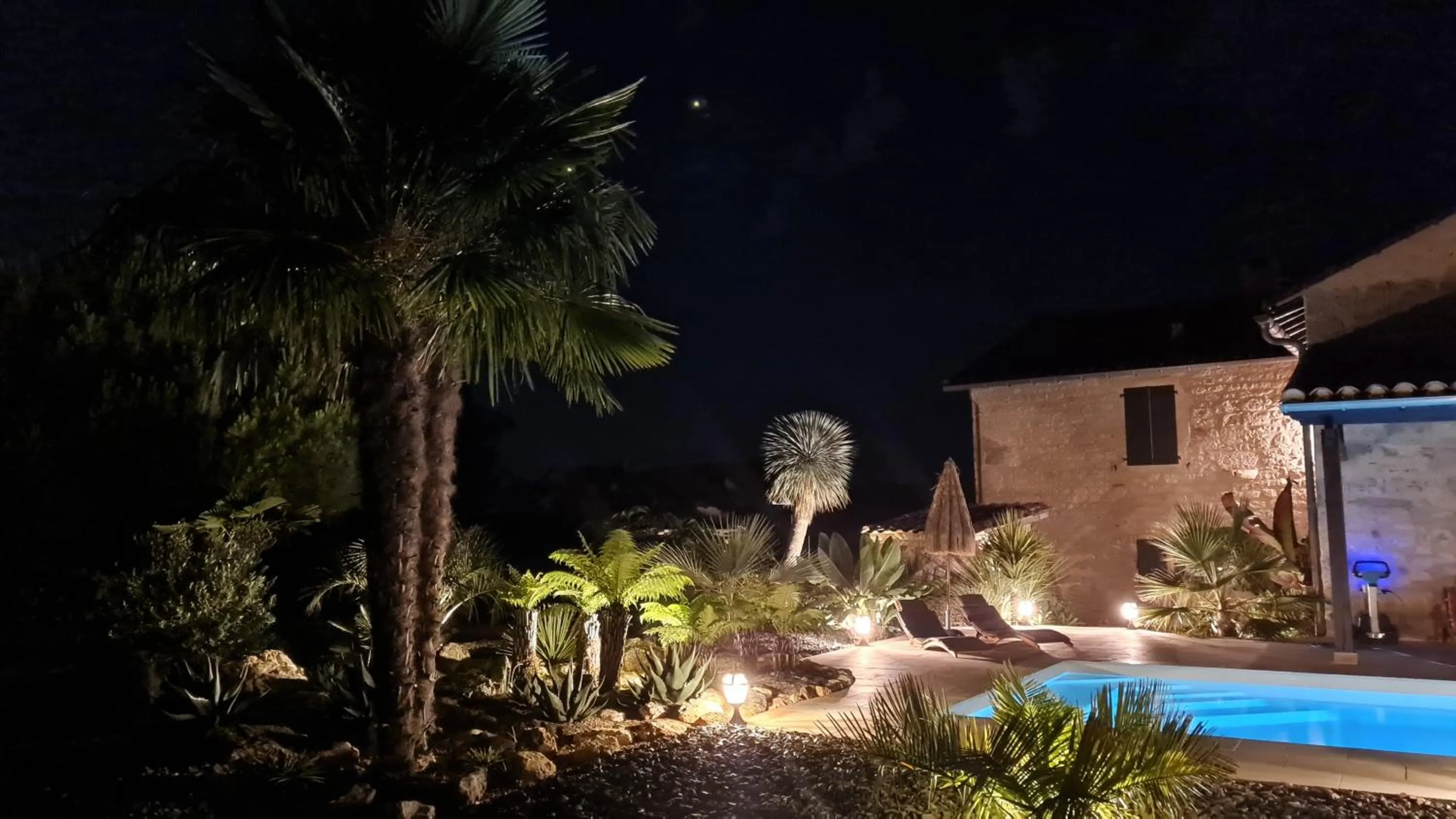 Garden in Le Relais des Chevaliers " Le Four à Pains "