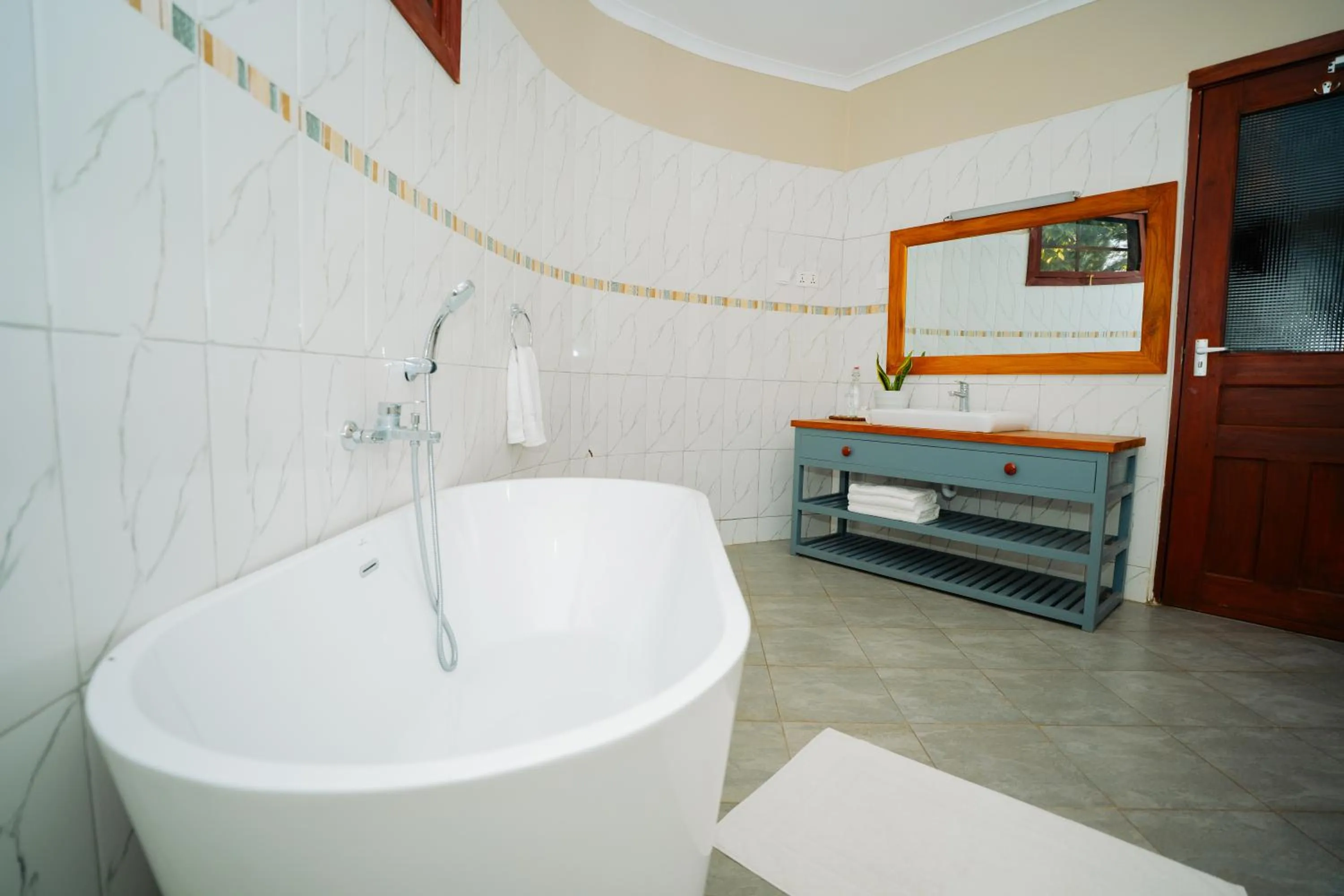 Toilet in Arusha Planet Lodge