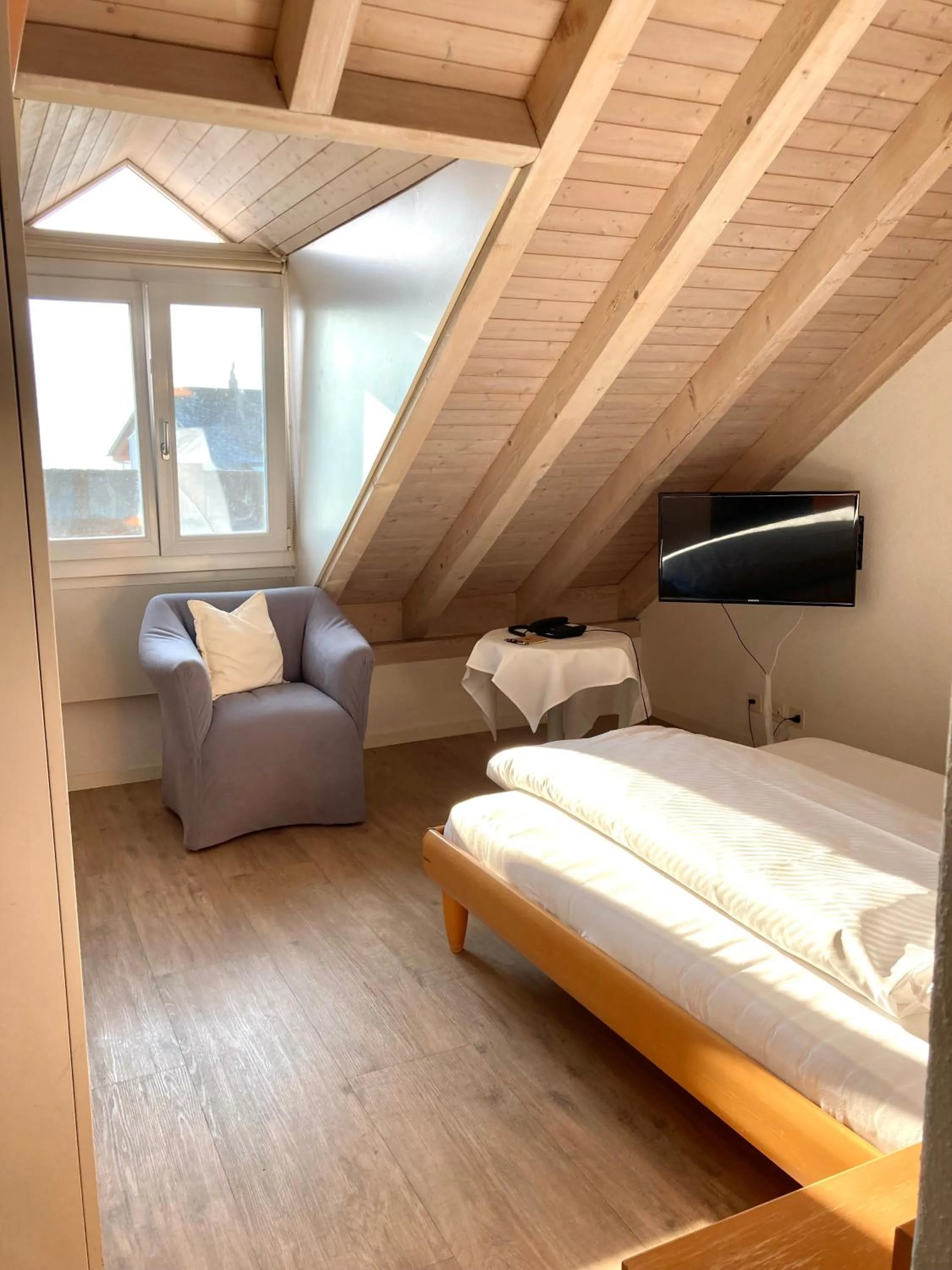 Staff, Bed in Rössli Hurden