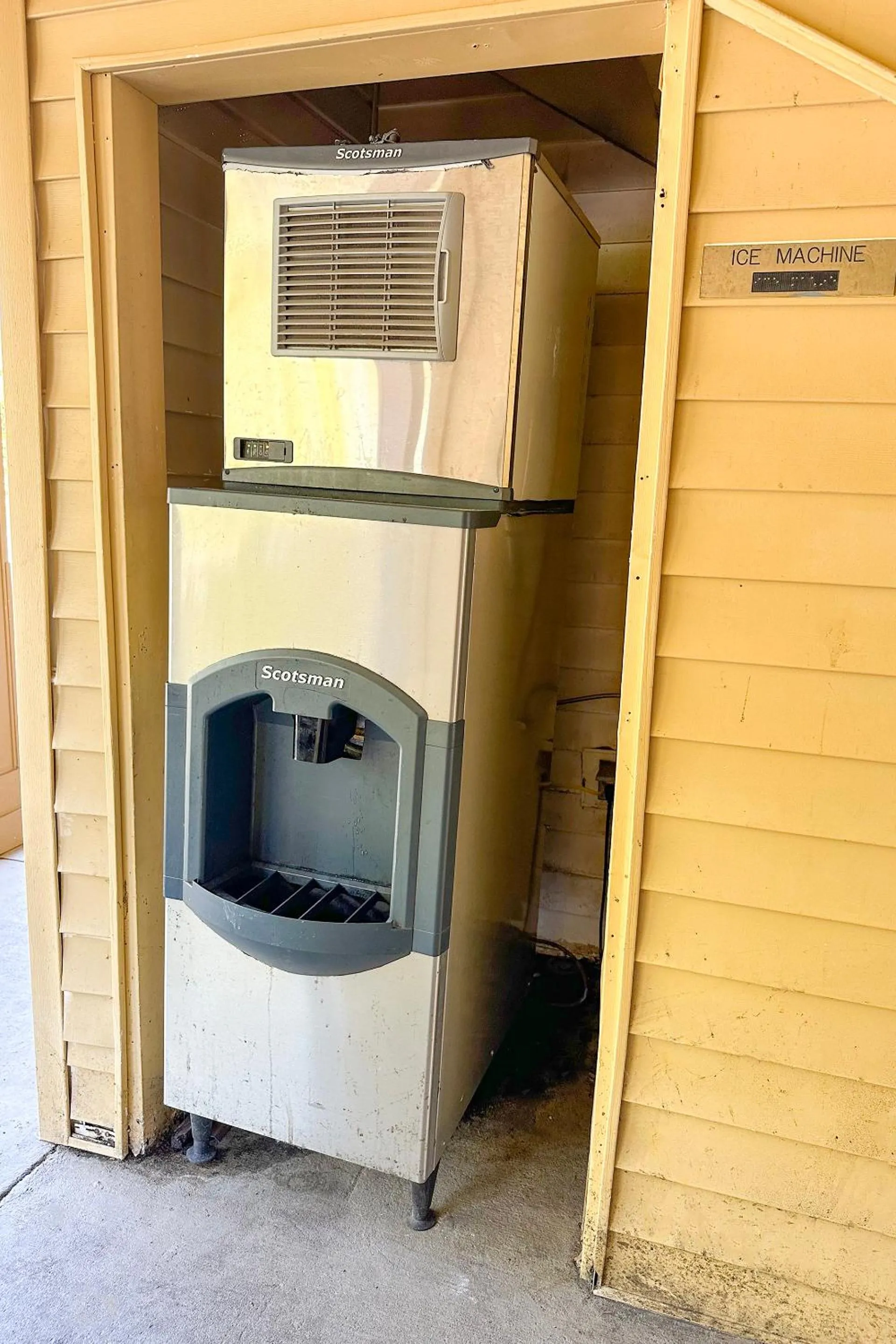 Lobby or reception in Bonita Lakes Inn by Capital O Meridian I20