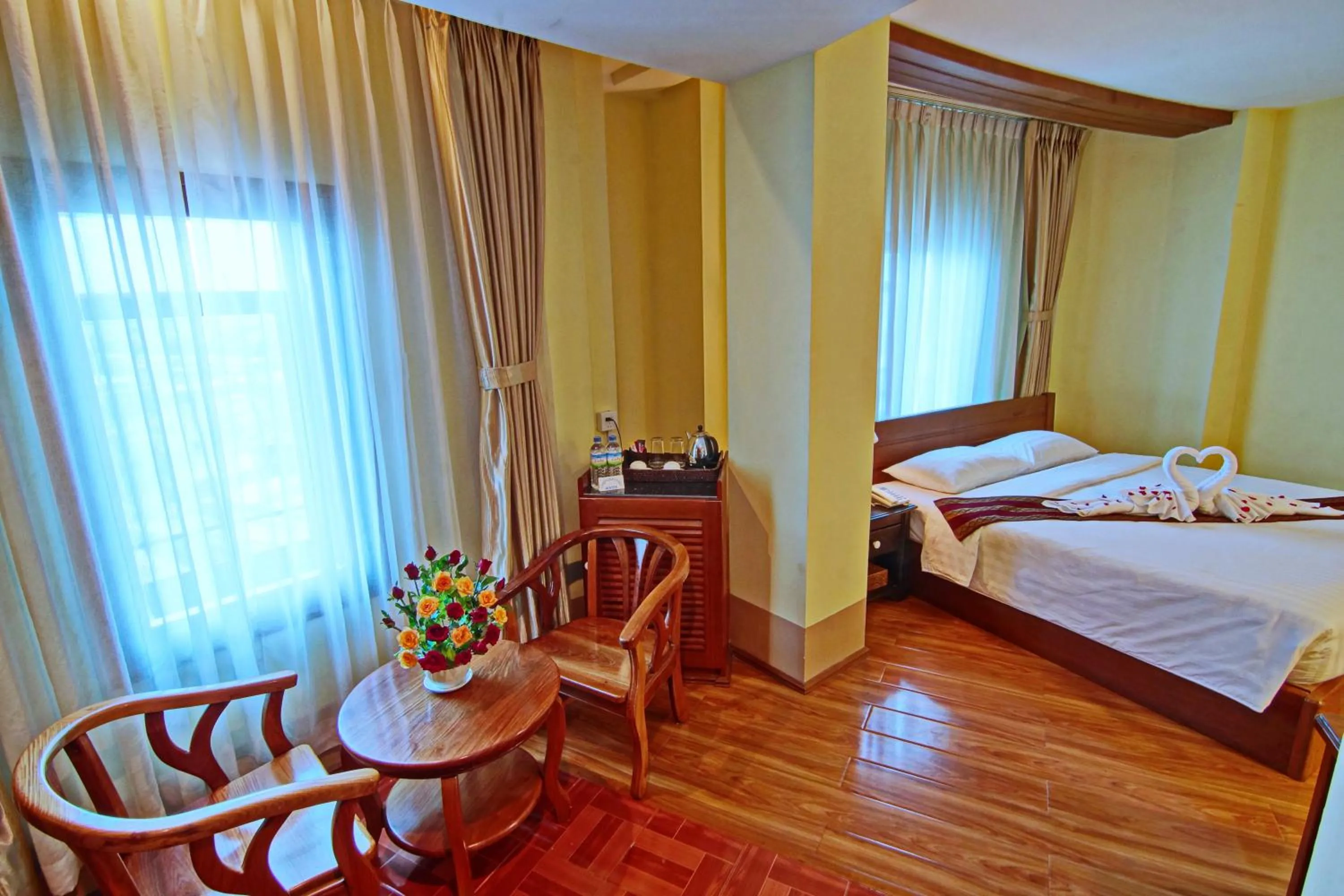 Restaurant/places to eat in Shwe Ingyinn Hotel Mandalay