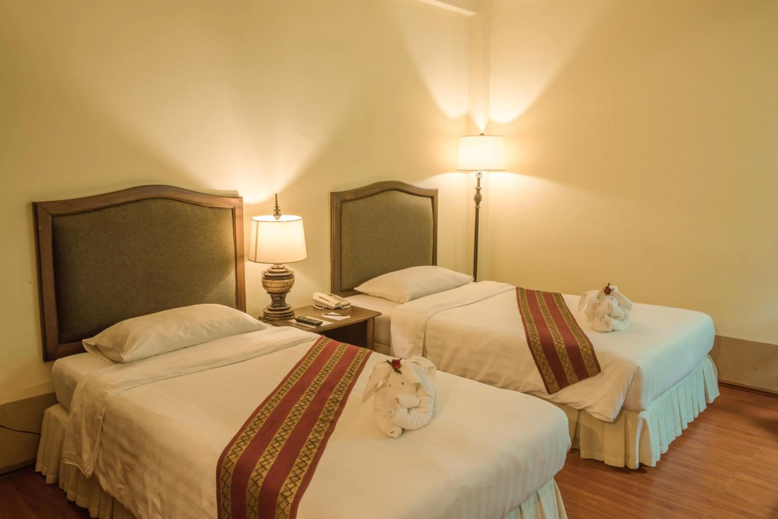 Bed in Shwe Ingyinn Hotel Mandalay