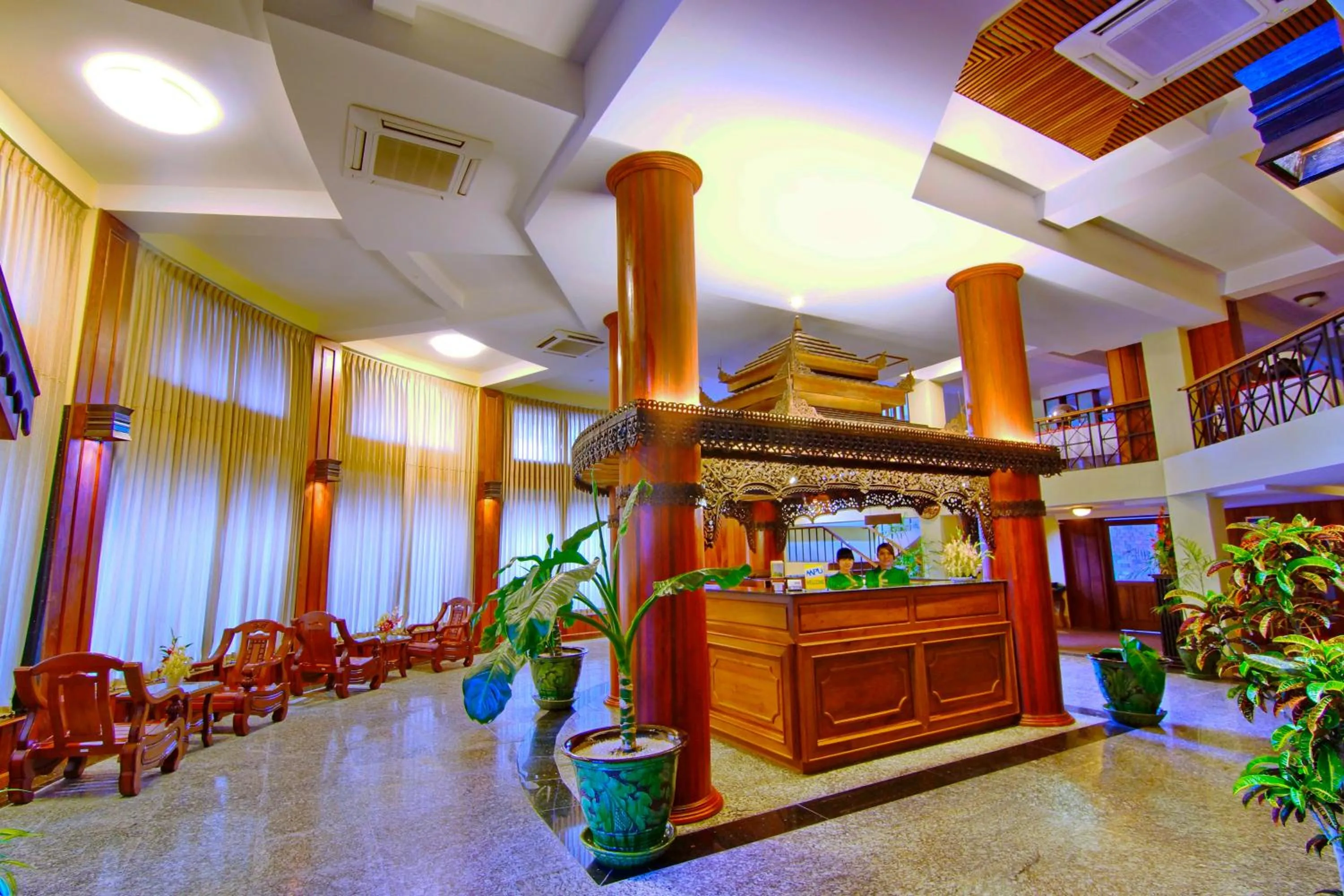 Lobby or reception in Shwe Ingyinn Hotel Mandalay