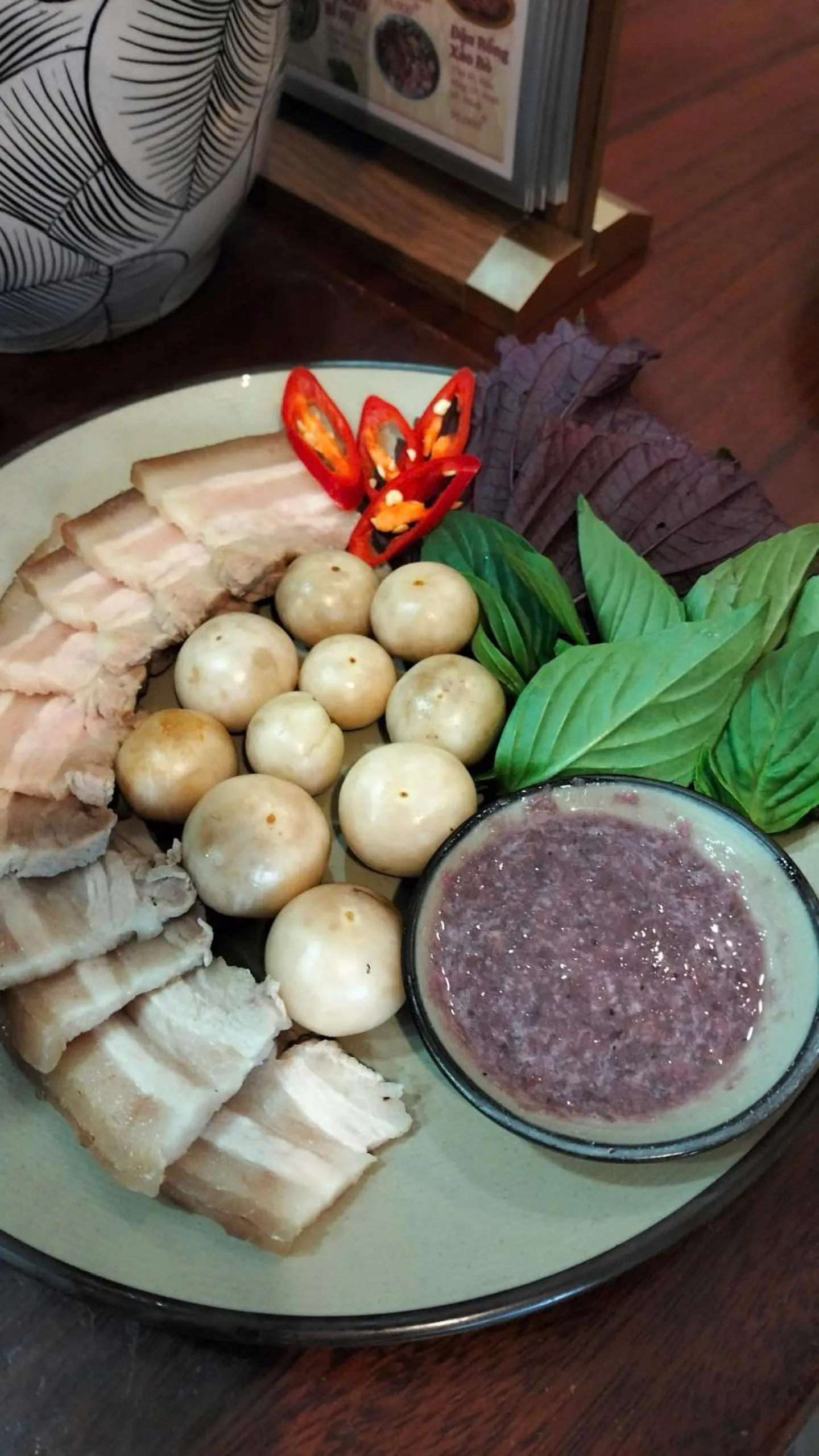 Restaurant/places to eat in Bros Hotel