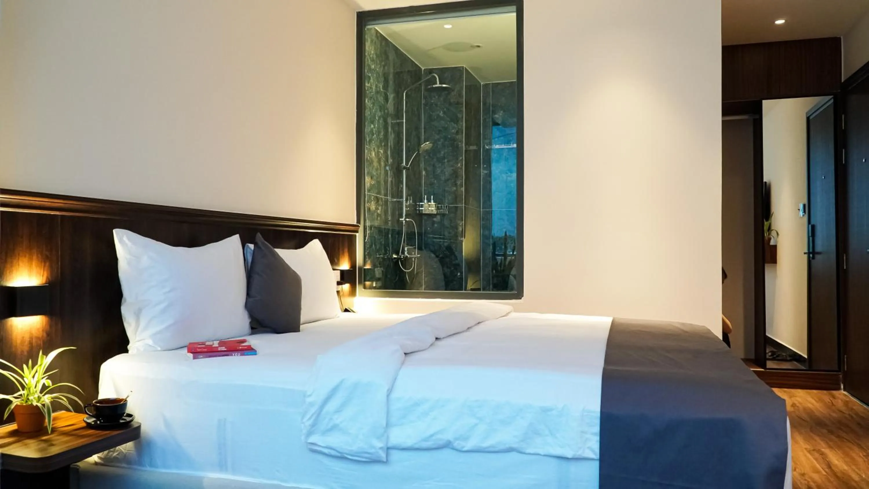 Shower, Bed in Bros Hotel