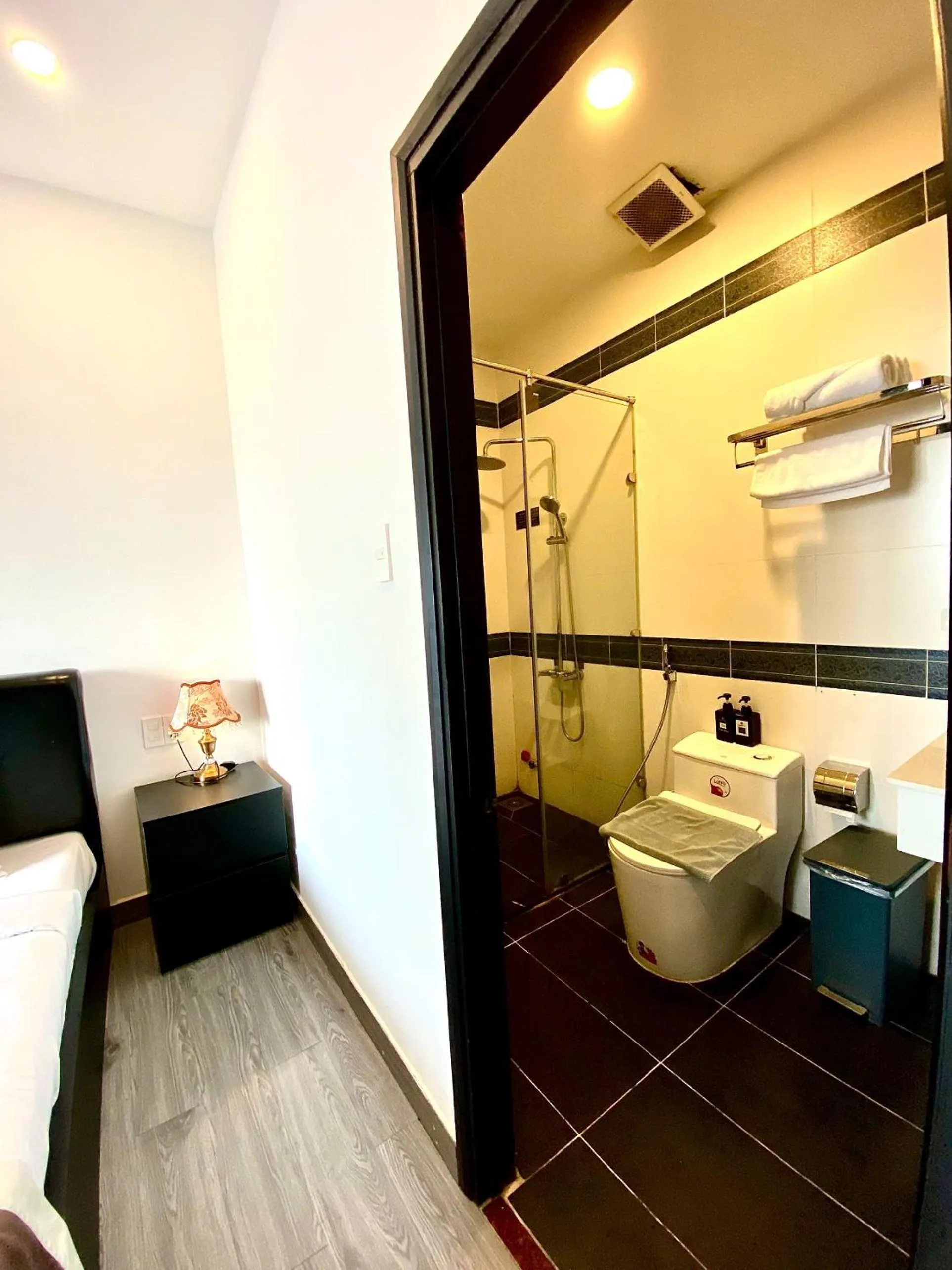 Shower in Bros Hotel