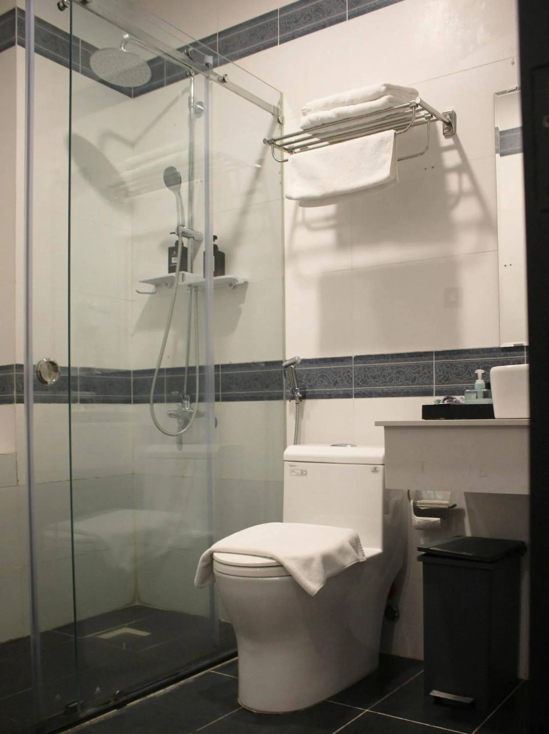 Shower in Bros Hotel