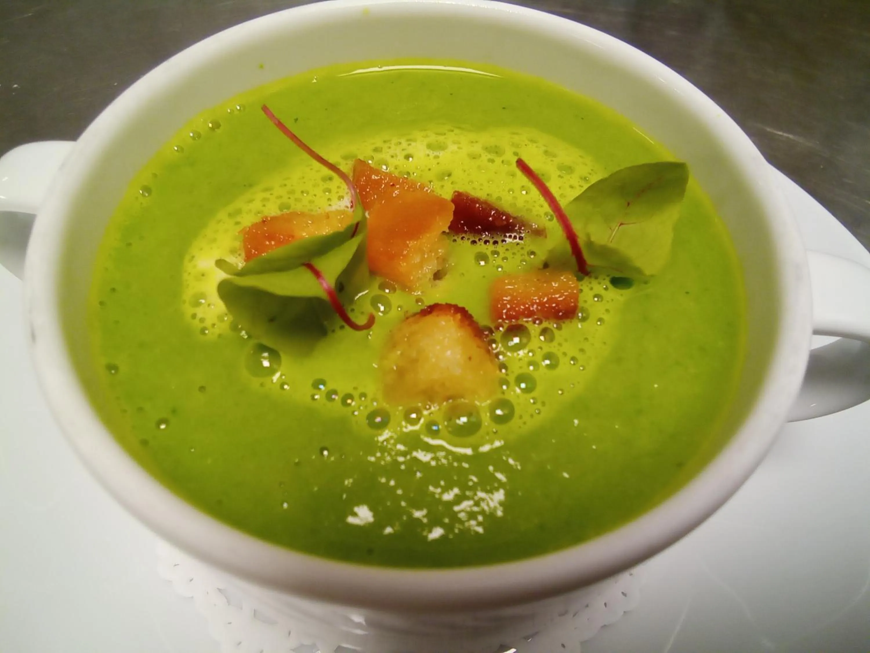 Restaurant/places to eat in Hotel Anna