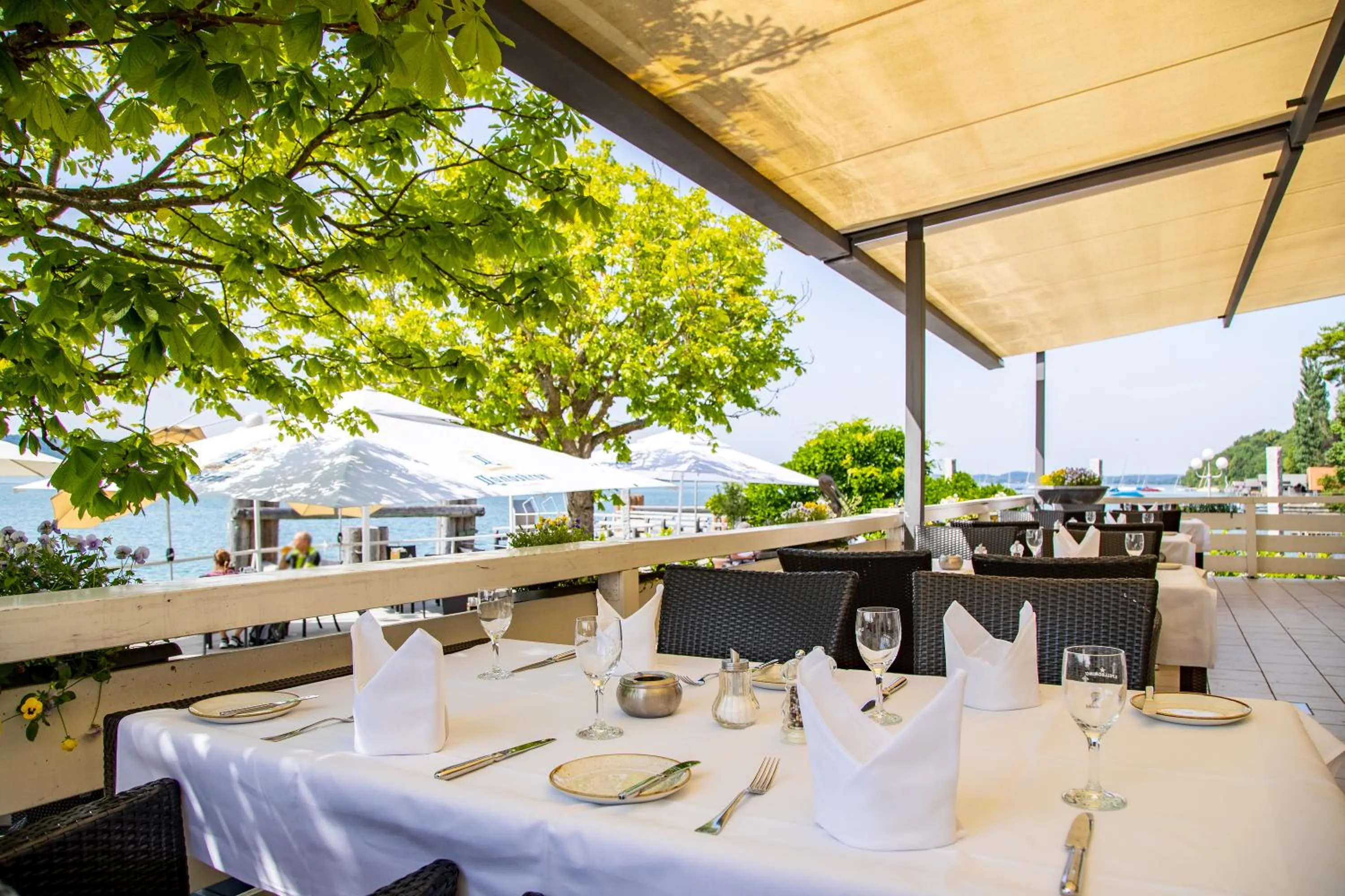 Restaurant/places to eat in Seehotel Leoni