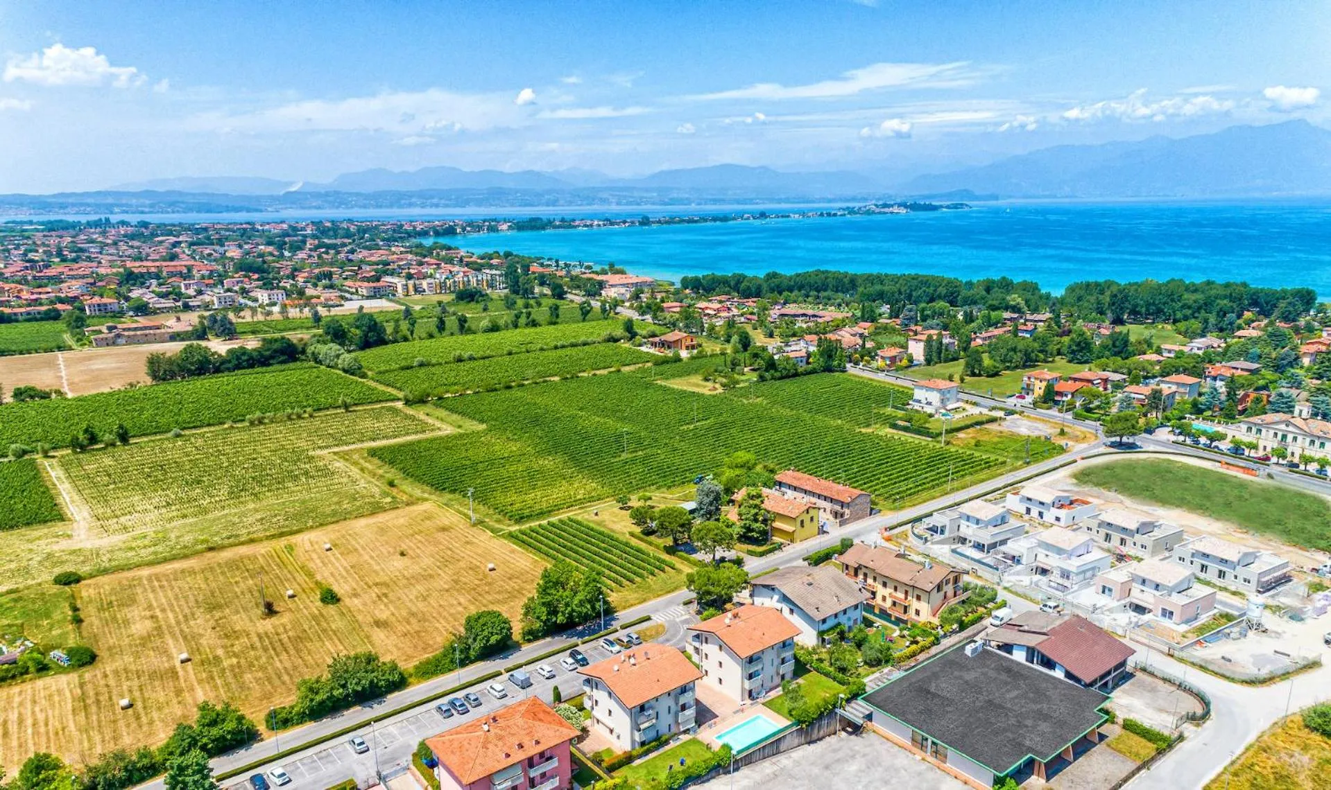 Nearby landmark in Wolf House - Sirmione Holiday