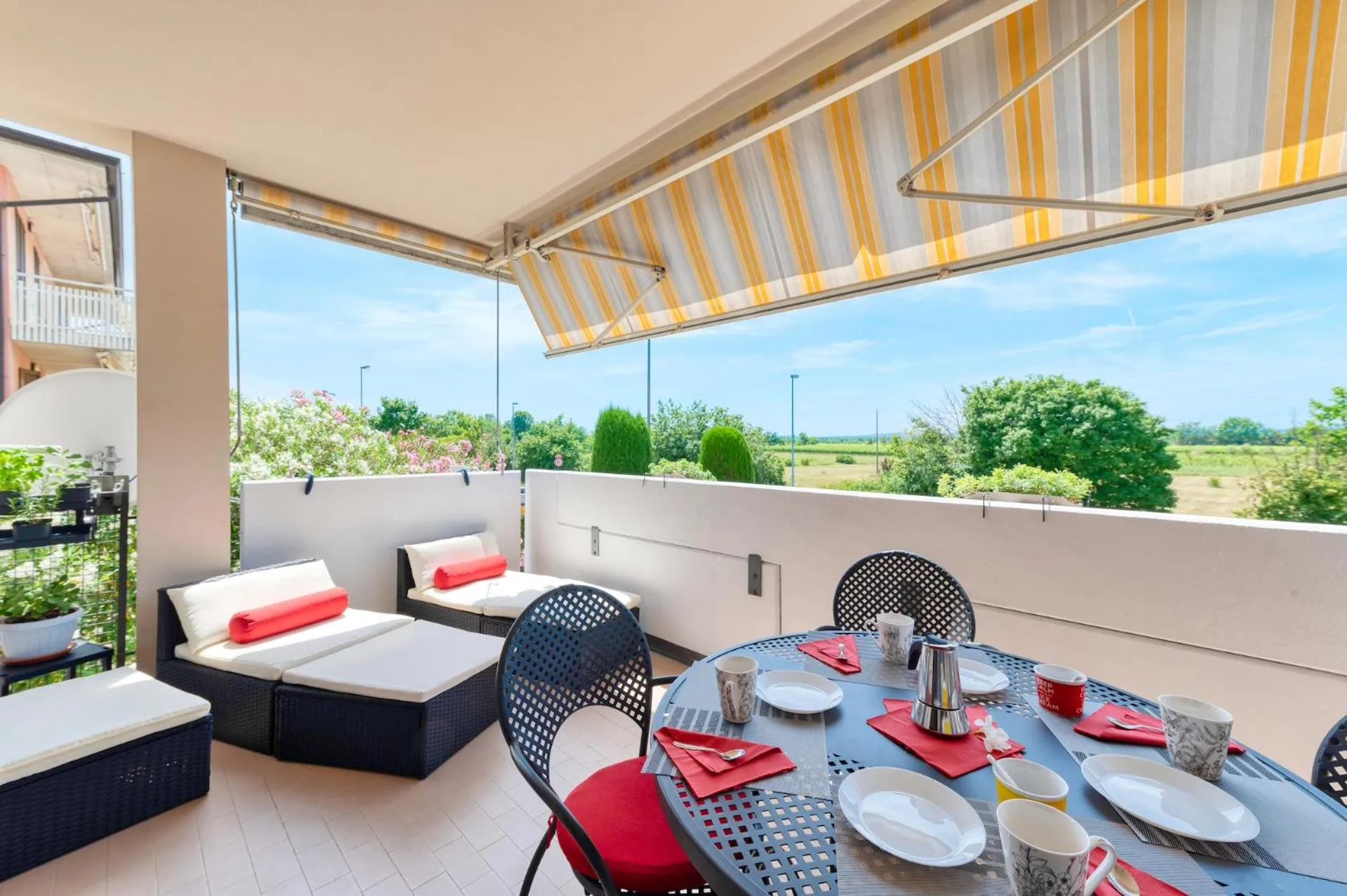 Patio in Wolf House - Sirmione Holiday