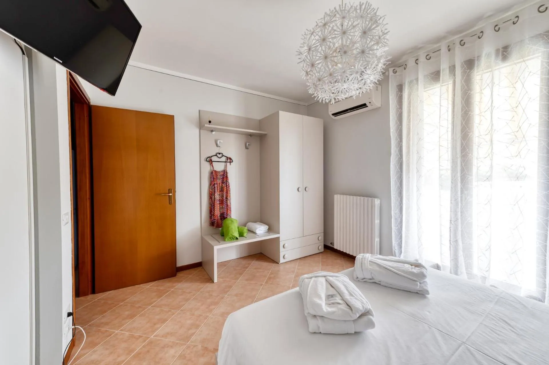 Bed in Wolf House - Sirmione Holiday