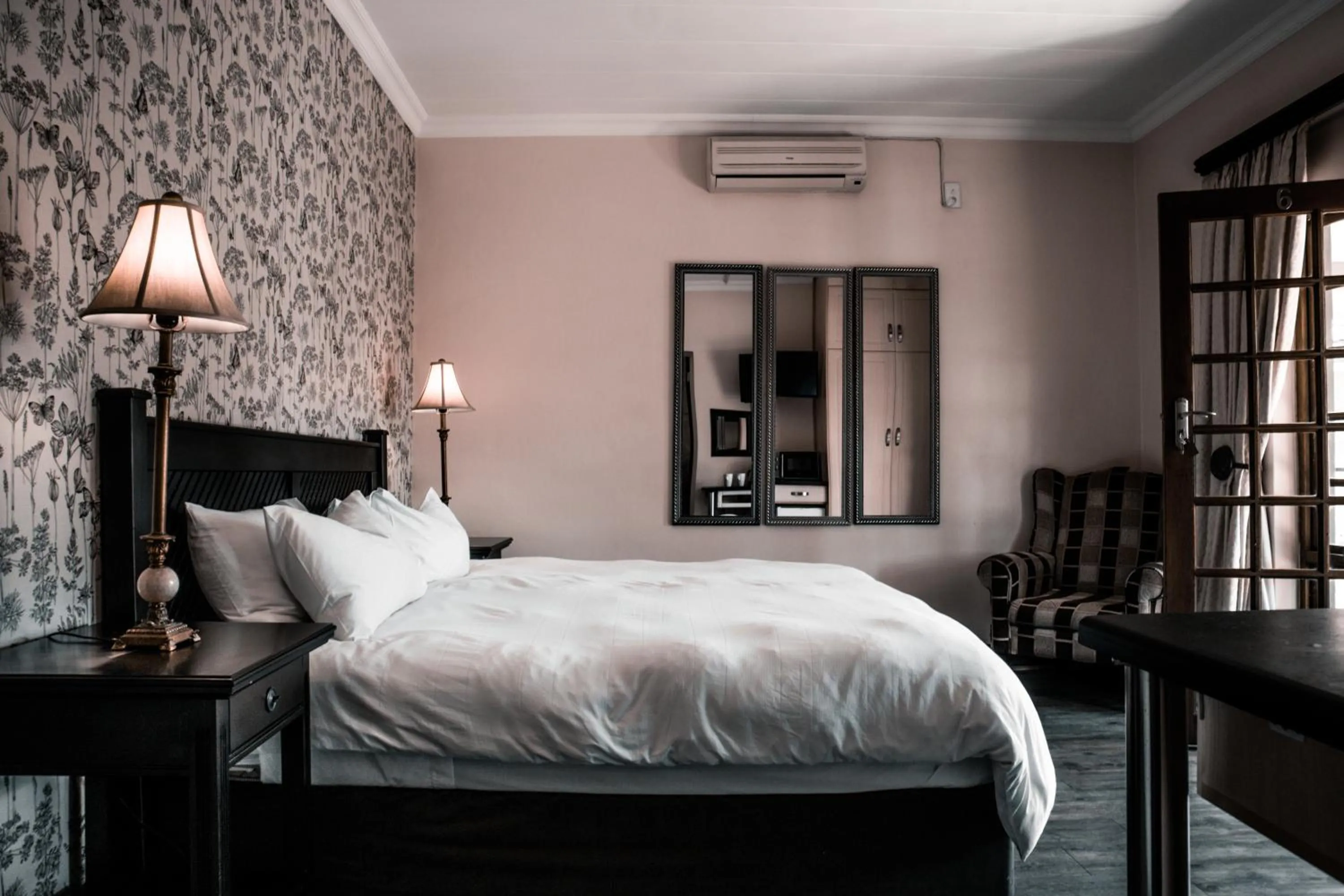 Bed in Pinehaven Bed and Breakfast