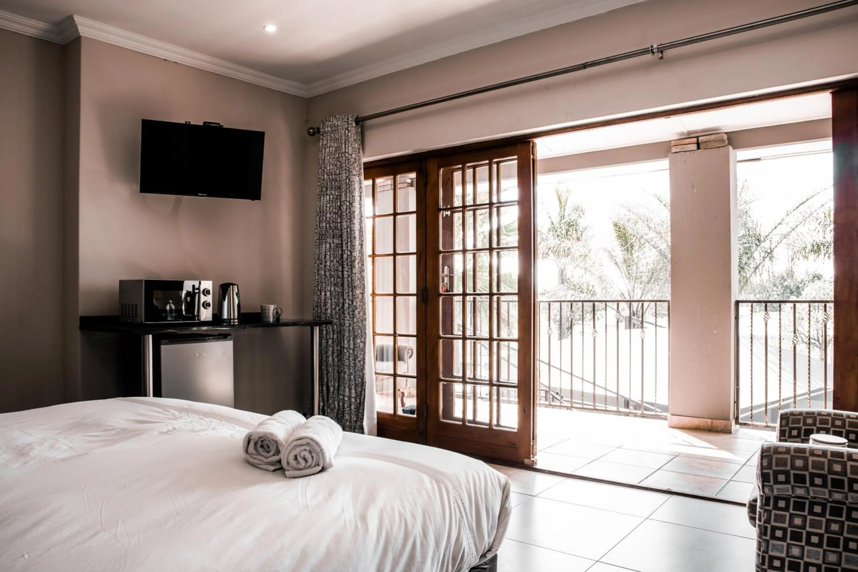 TV and multimedia, Bed in Pinehaven Bed and Breakfast