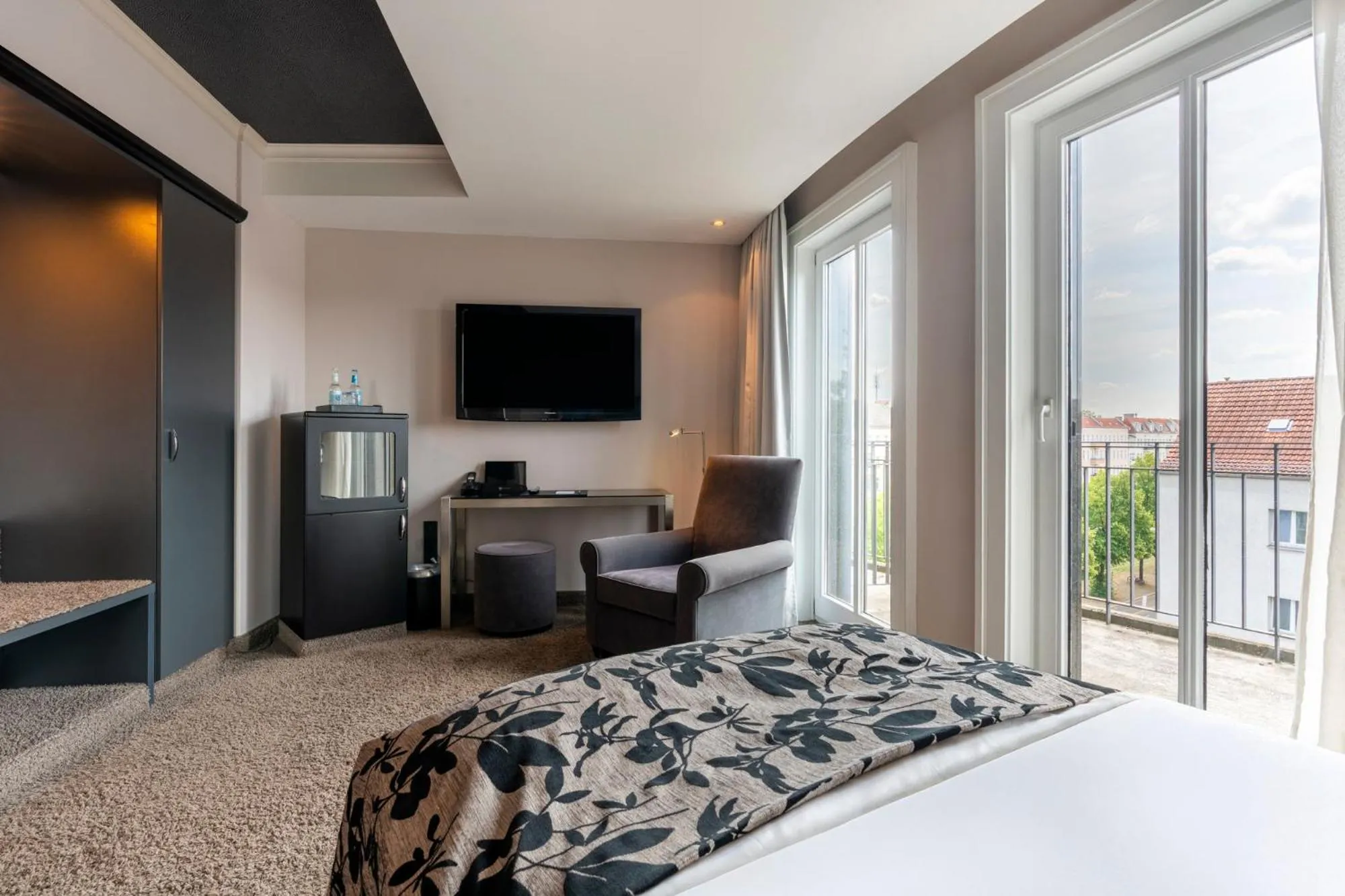 Bedroom, Bed in New Berlin