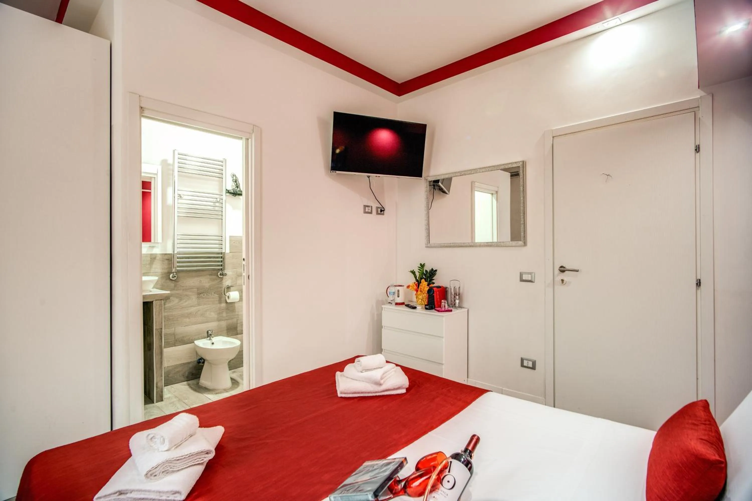 Bed in ROYAL VATICAN SUITES