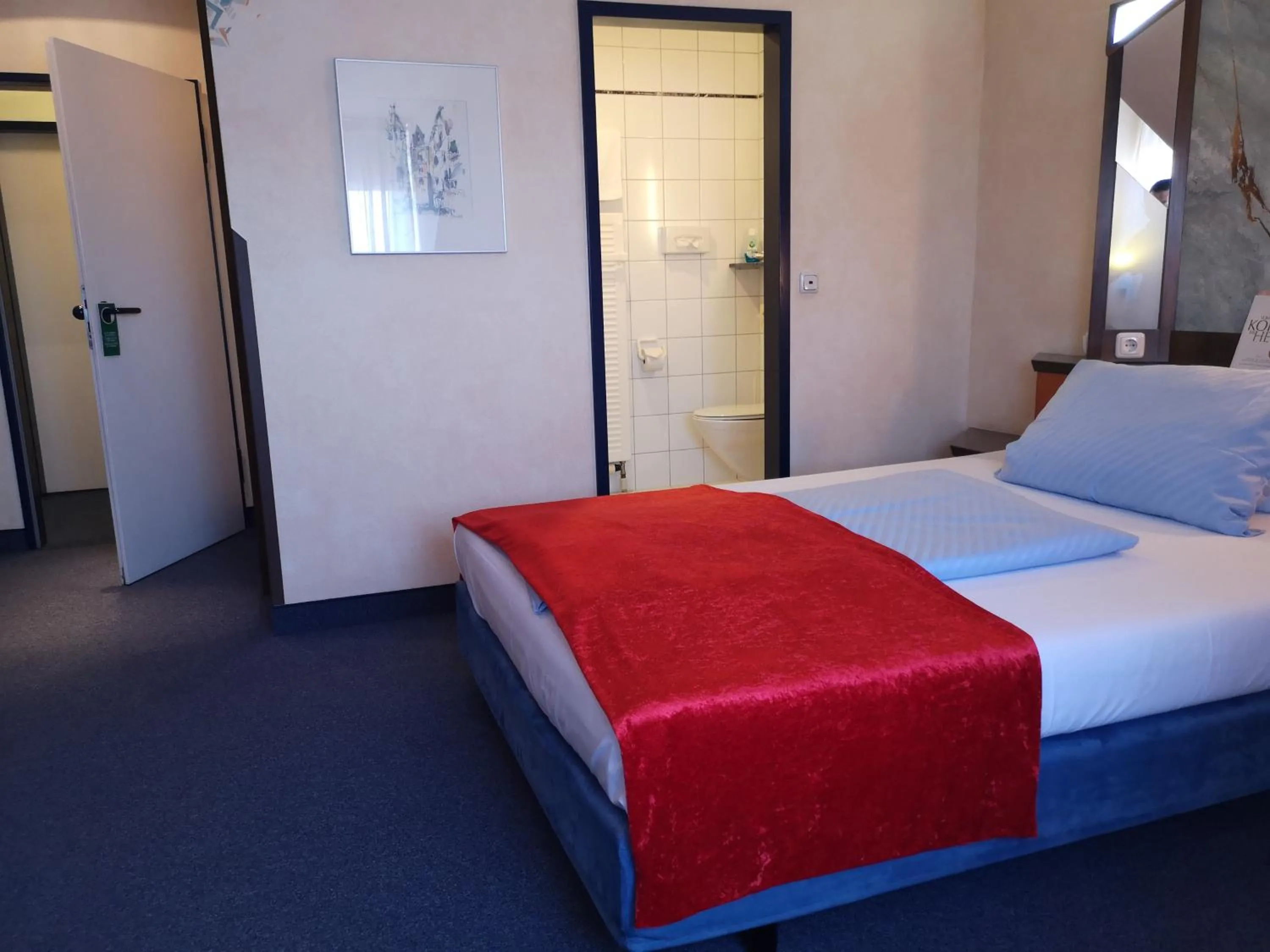 Photo of the whole room, Bed in Main Hotel Eckert 3-Sterne Superior