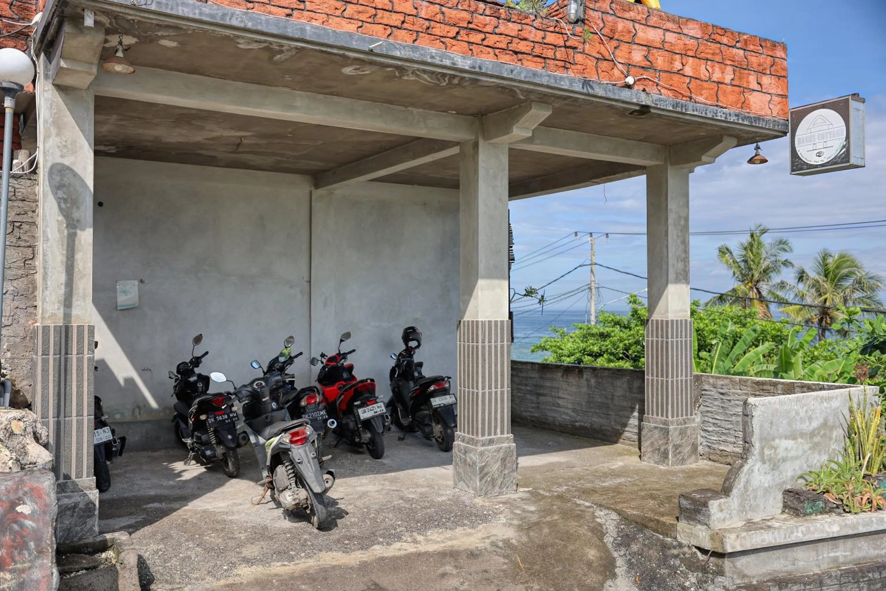 Parking in Bagus Cottage