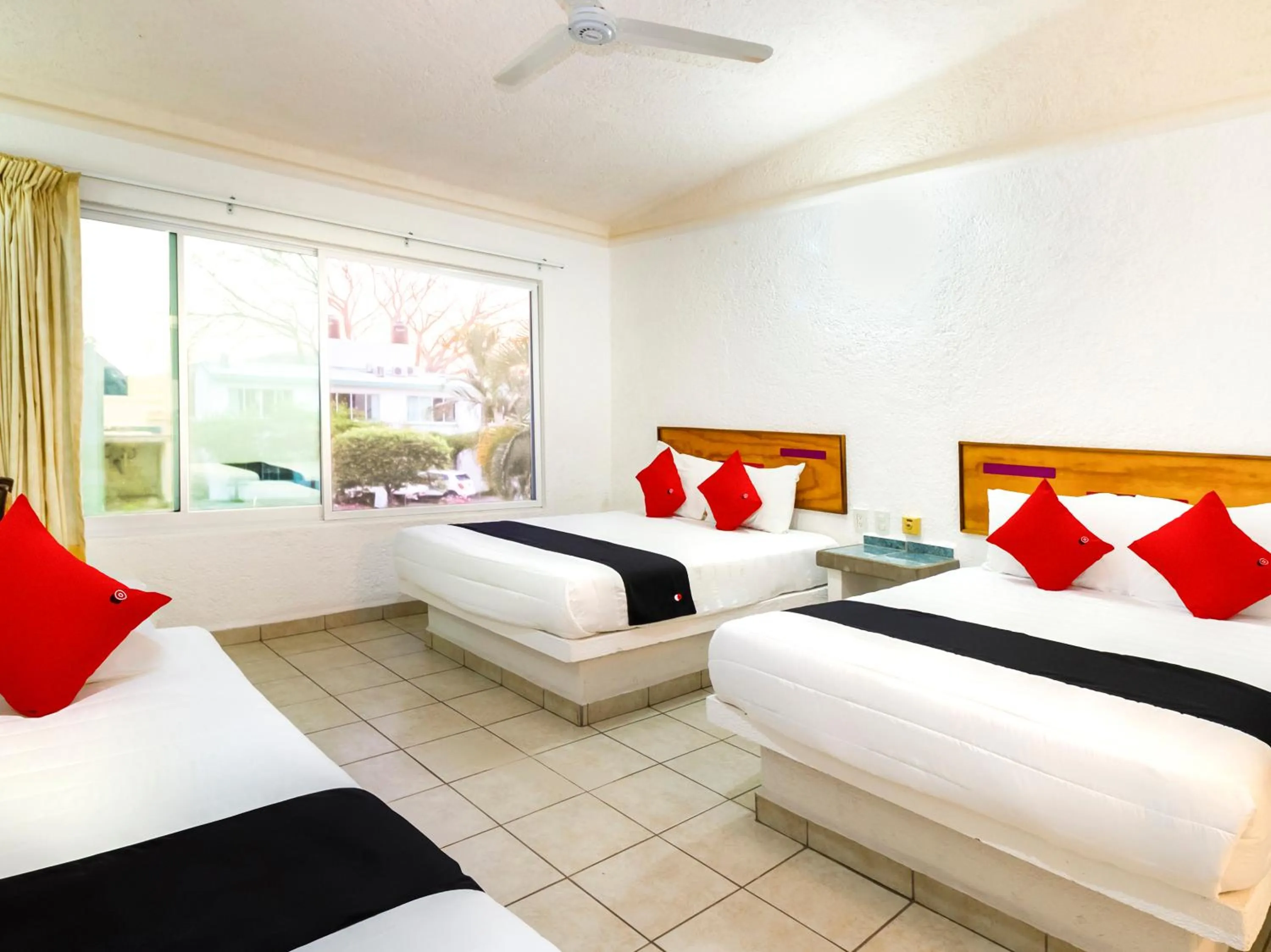 Bedroom, Bed in Hotel Parotas Manzanillo