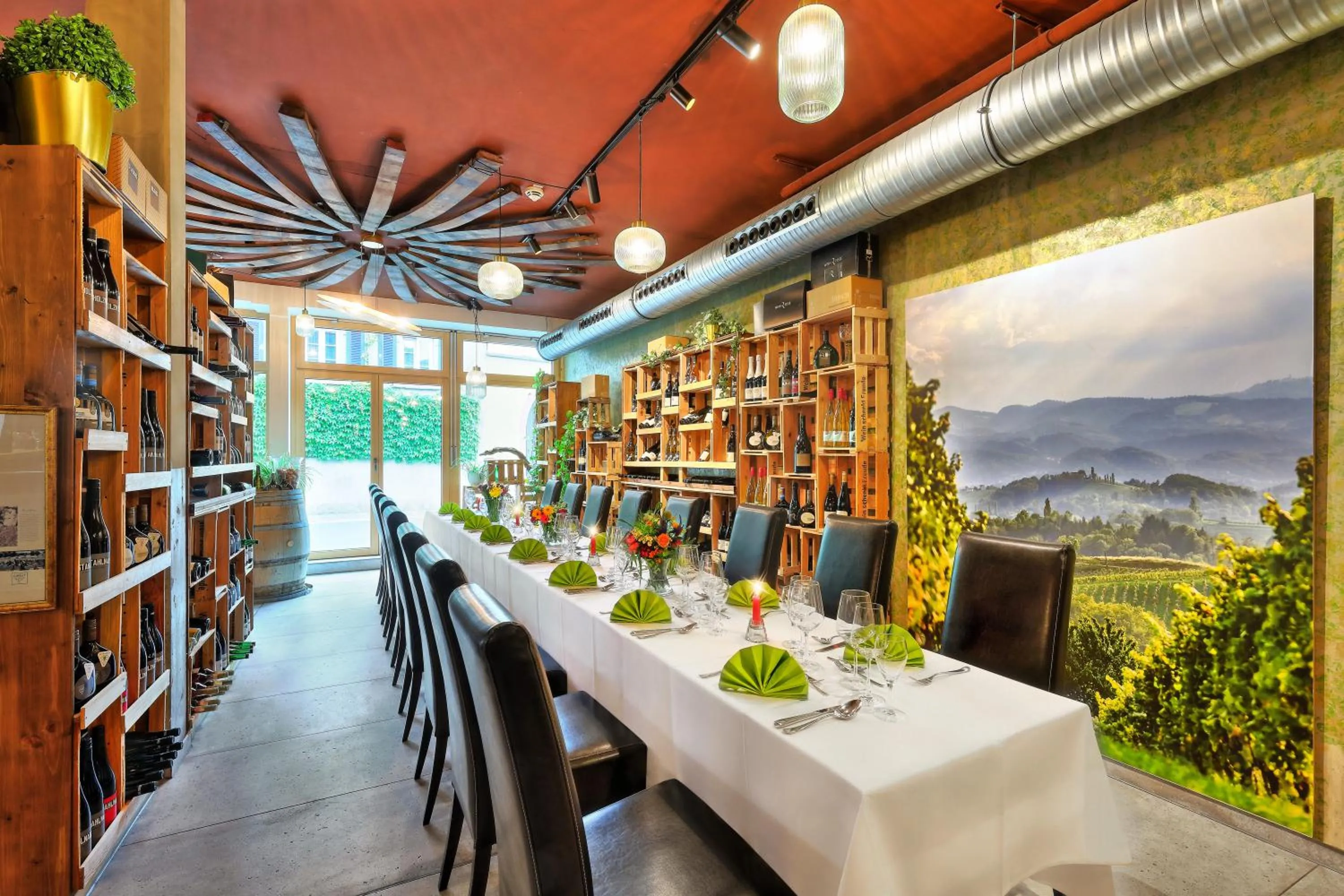 Restaurant/places to eat in Hotel Müller Café & Wein - Mondholzhotel