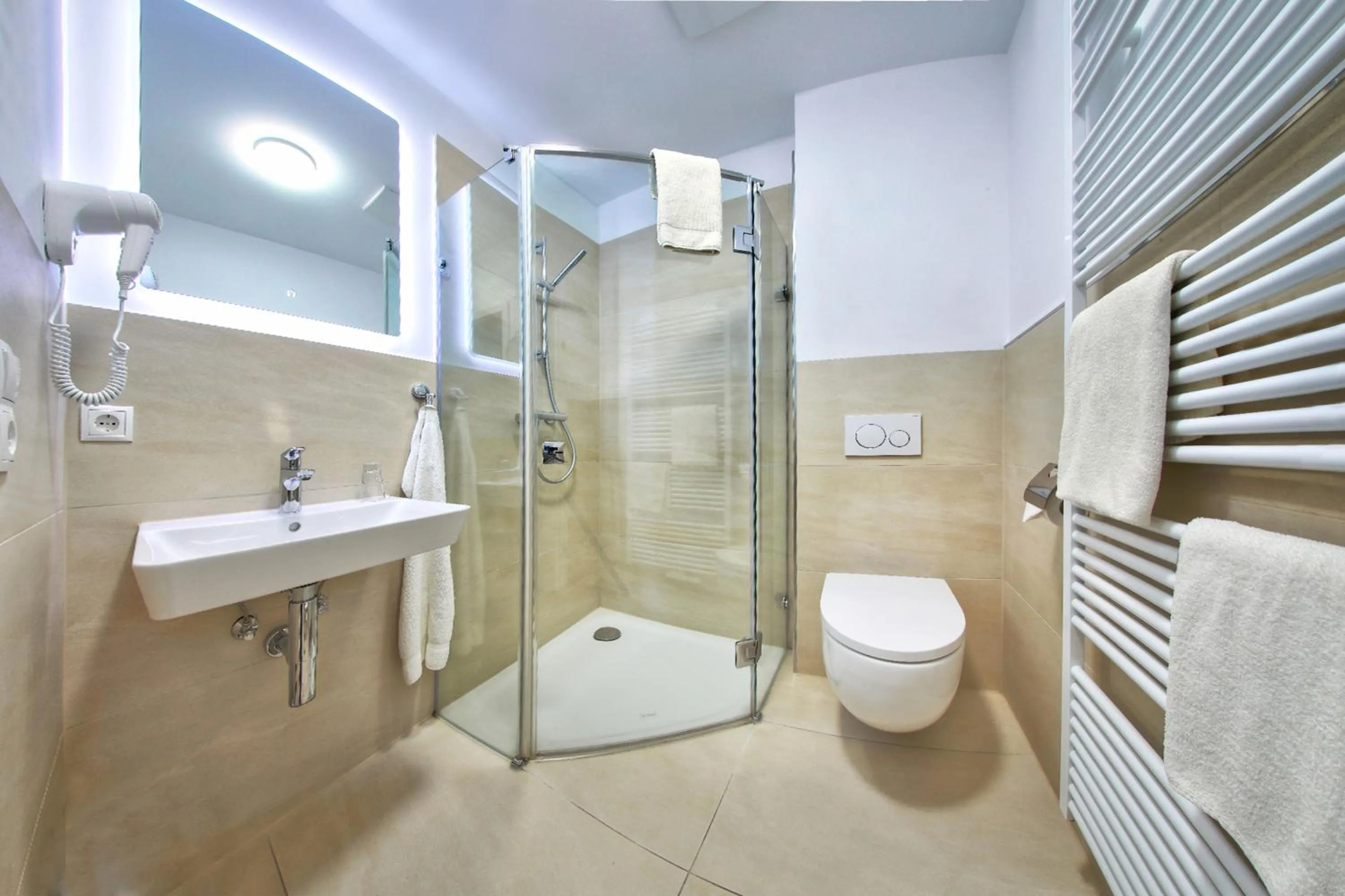 Bathroom in Hotel Müller Café & Wein - Mondholzhotel