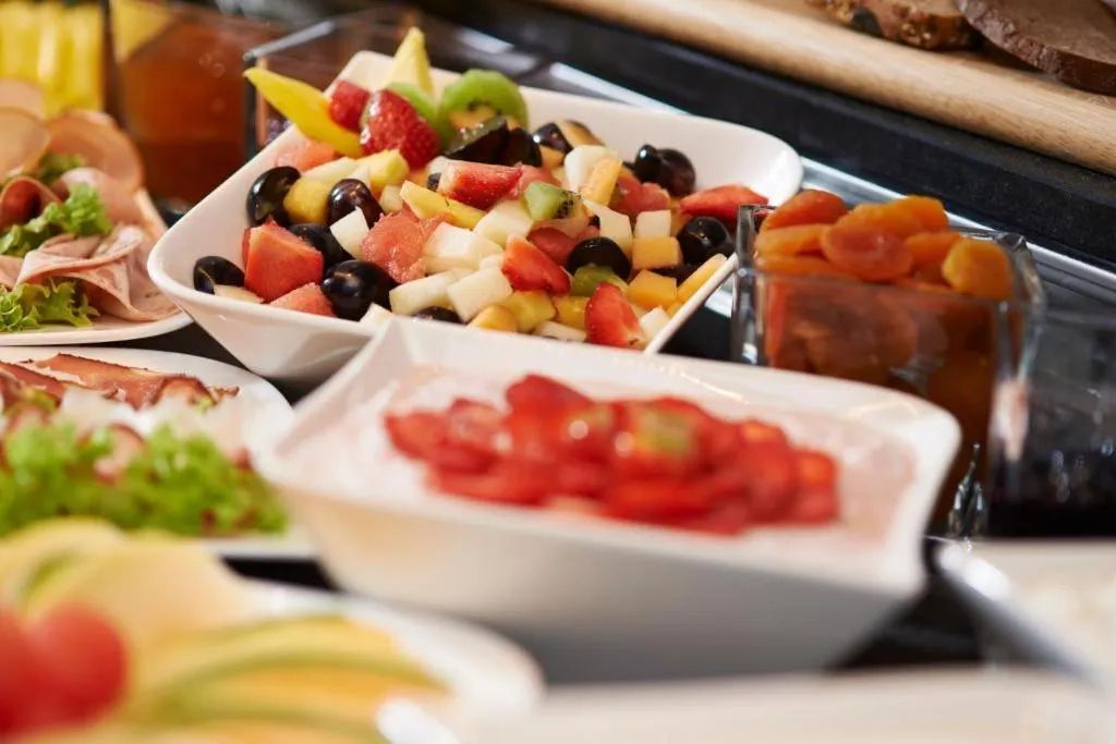 Buffet breakfast in Hotel Müller Café & Wein - Mondholzhotel