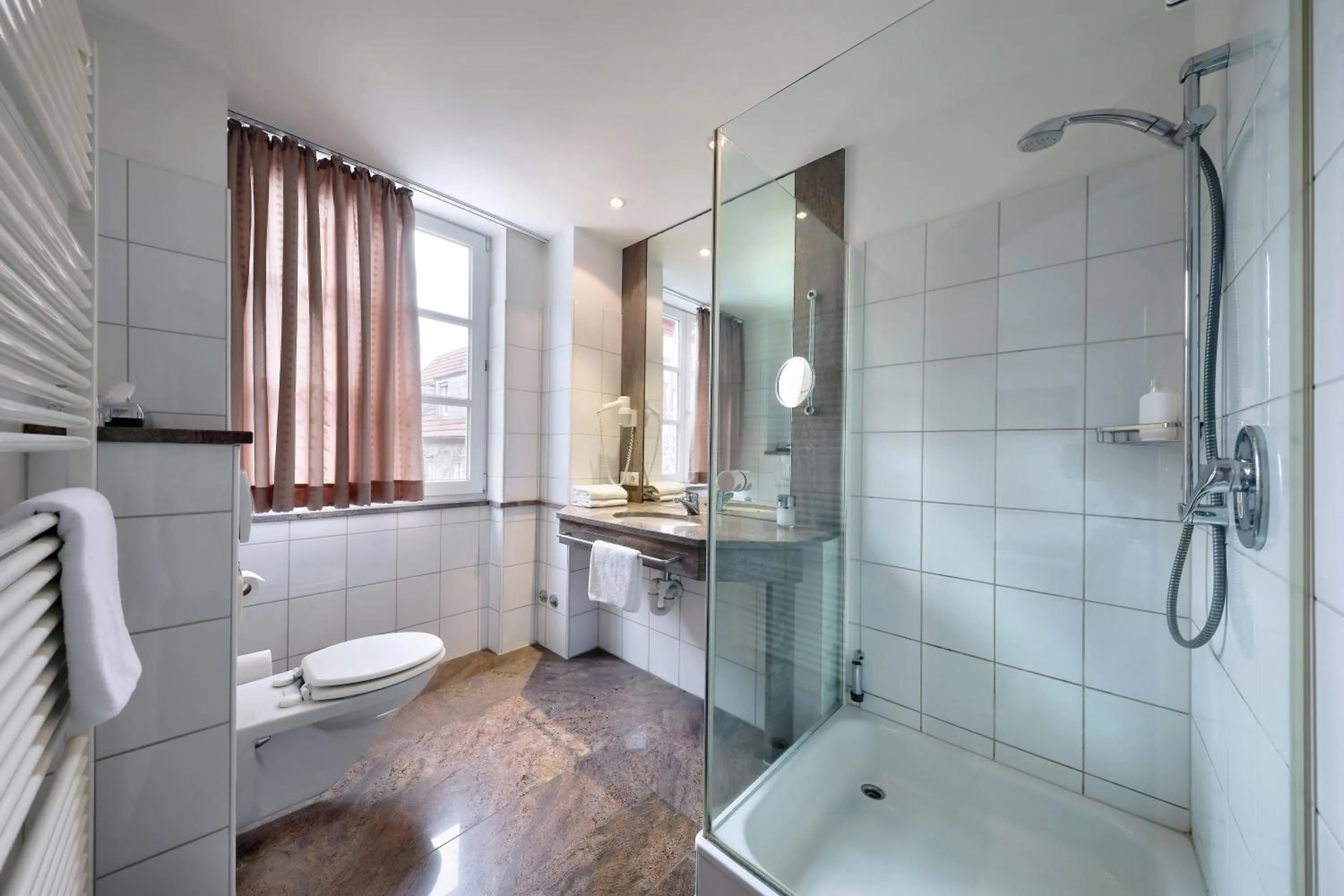 Bathroom in Hotel Müller Café & Wein - Mondholzhotel