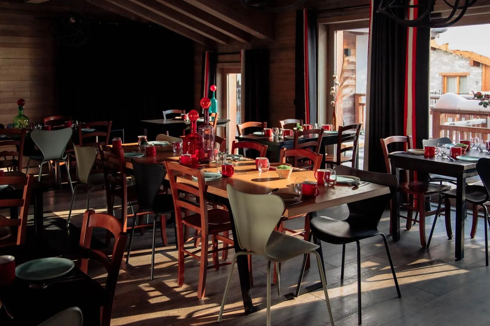 Restaurant/places to eat in Victoria Lodge, Friendly Hotel