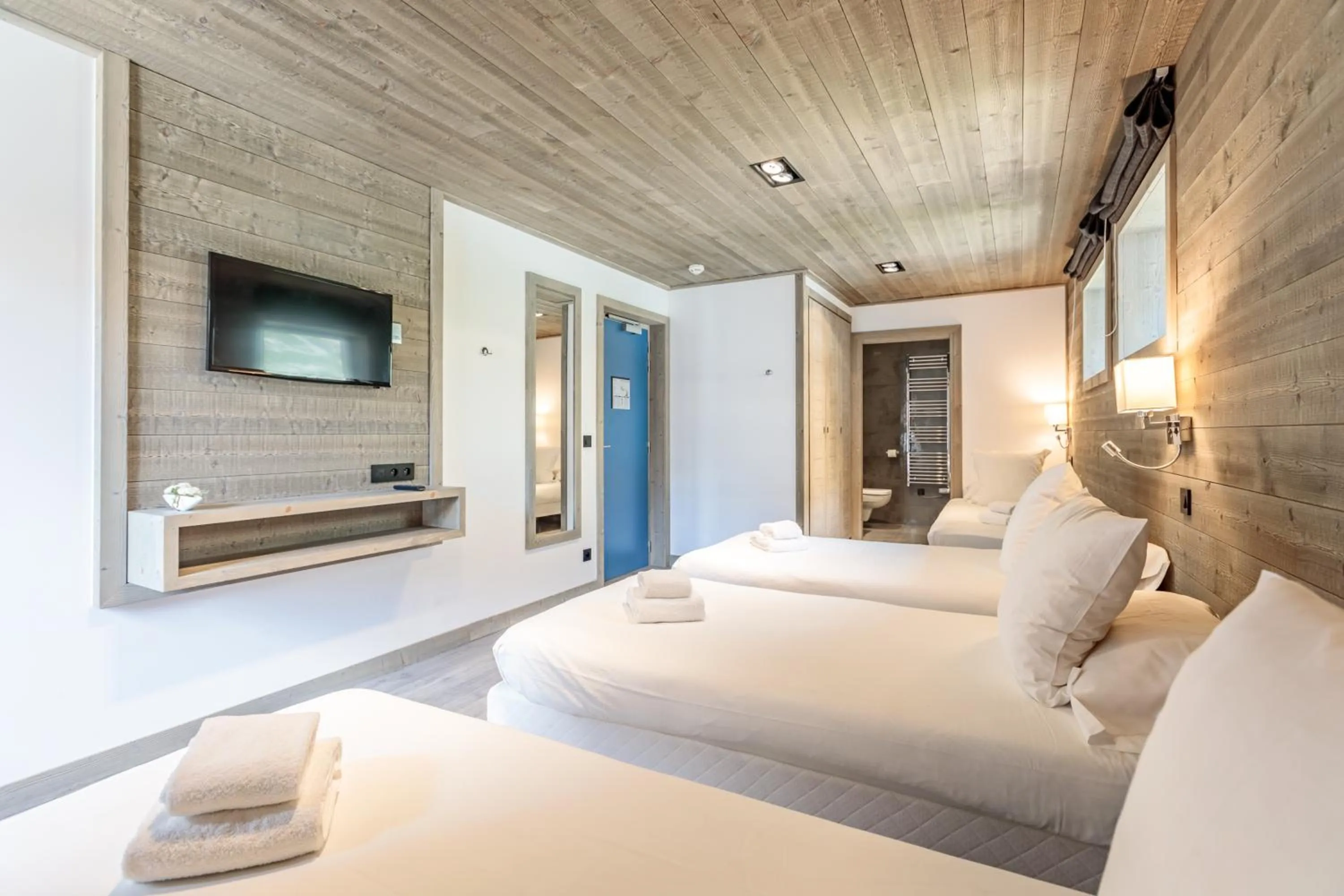 Bed in Victoria Lodge, Friendly Hotel