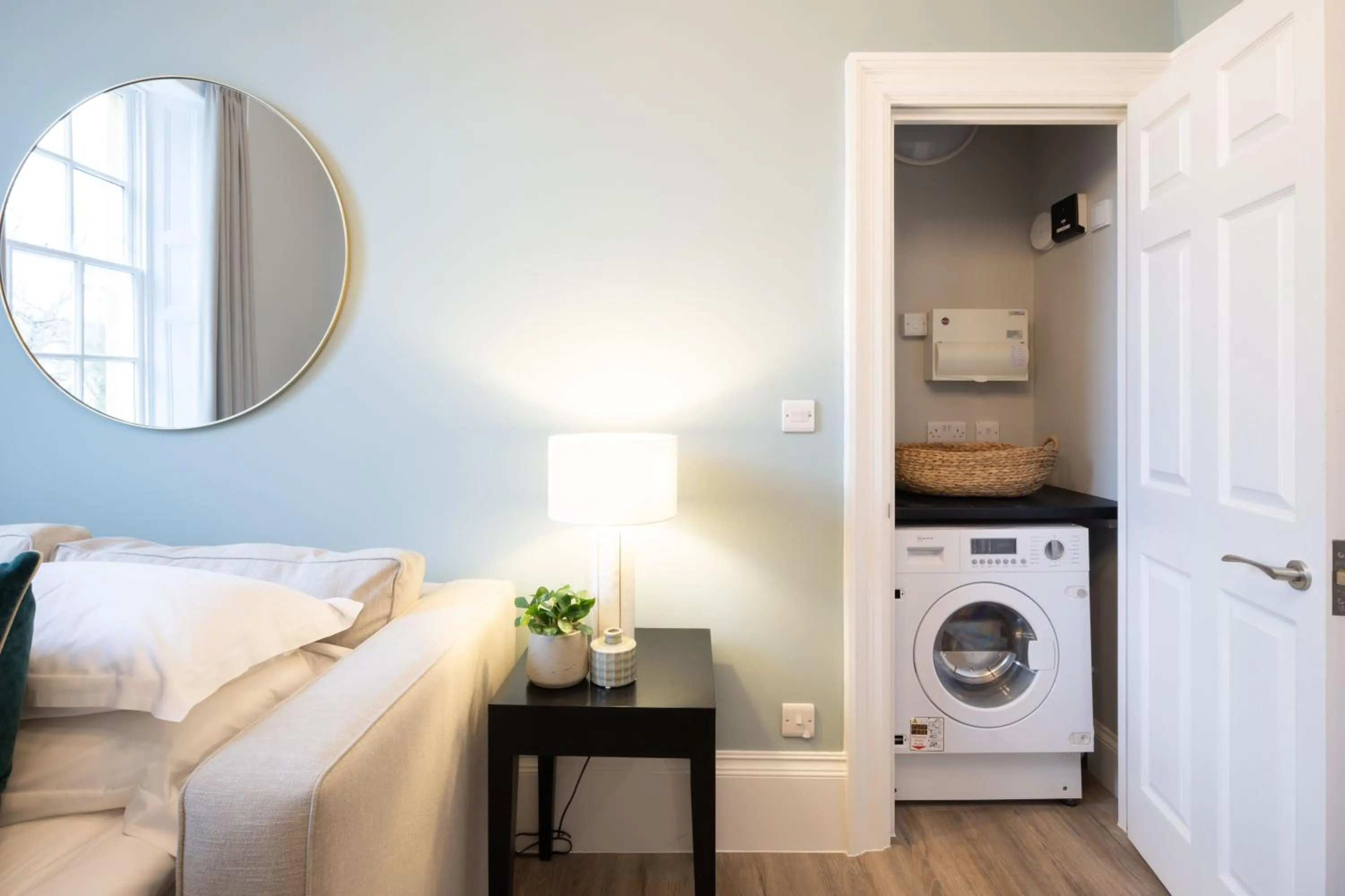 minibar in Redmayne House - Urban Apartments